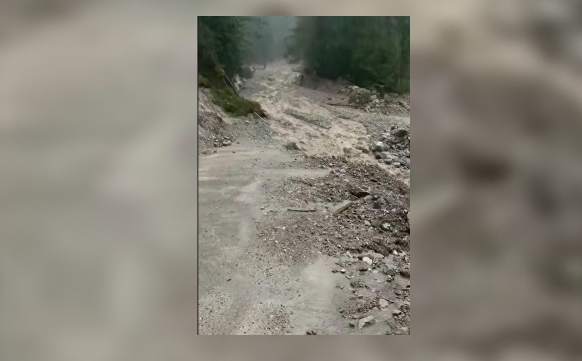 Naselje Topla v občini Črna.