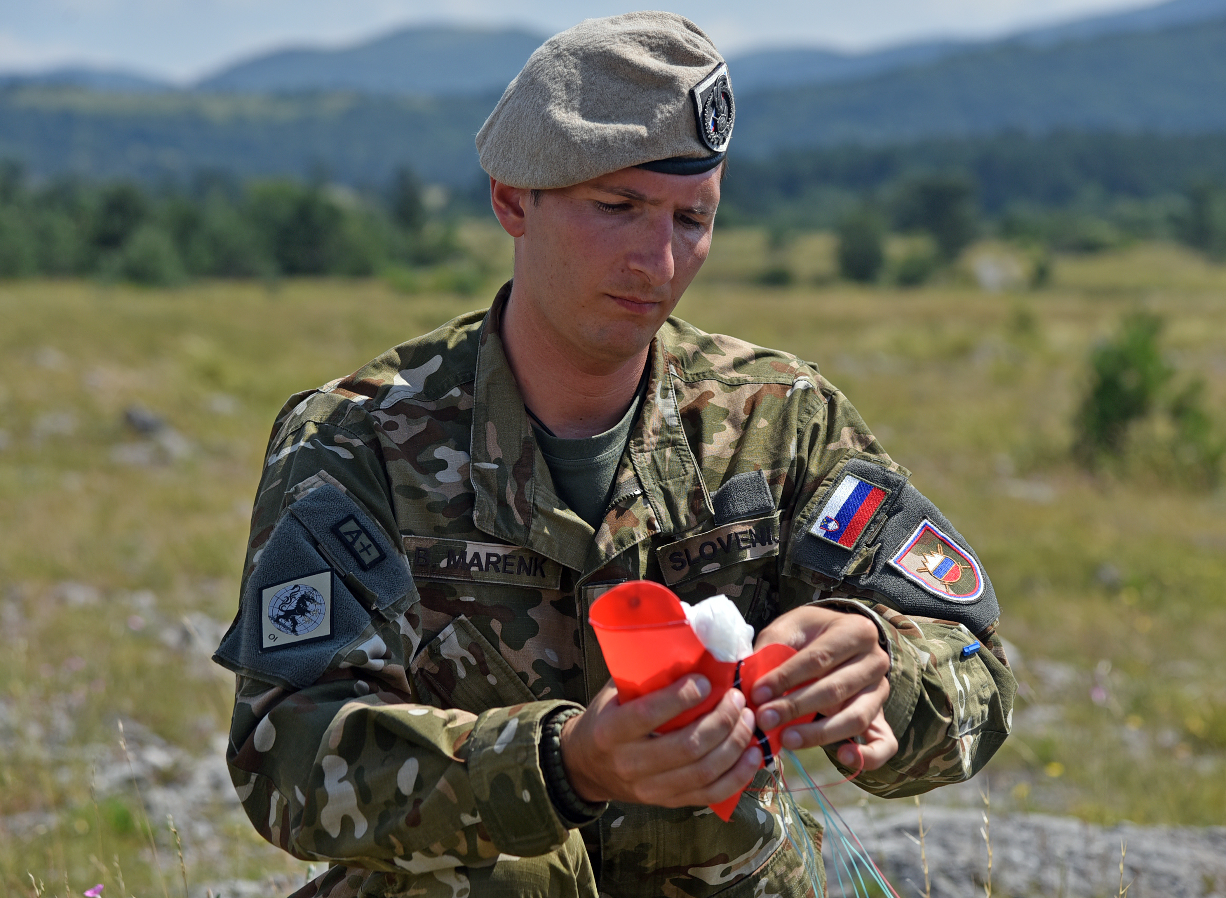 Predstavitev brezpilotnega letalnika Belin. (Foto:  Borut Živulović/BOBO)
