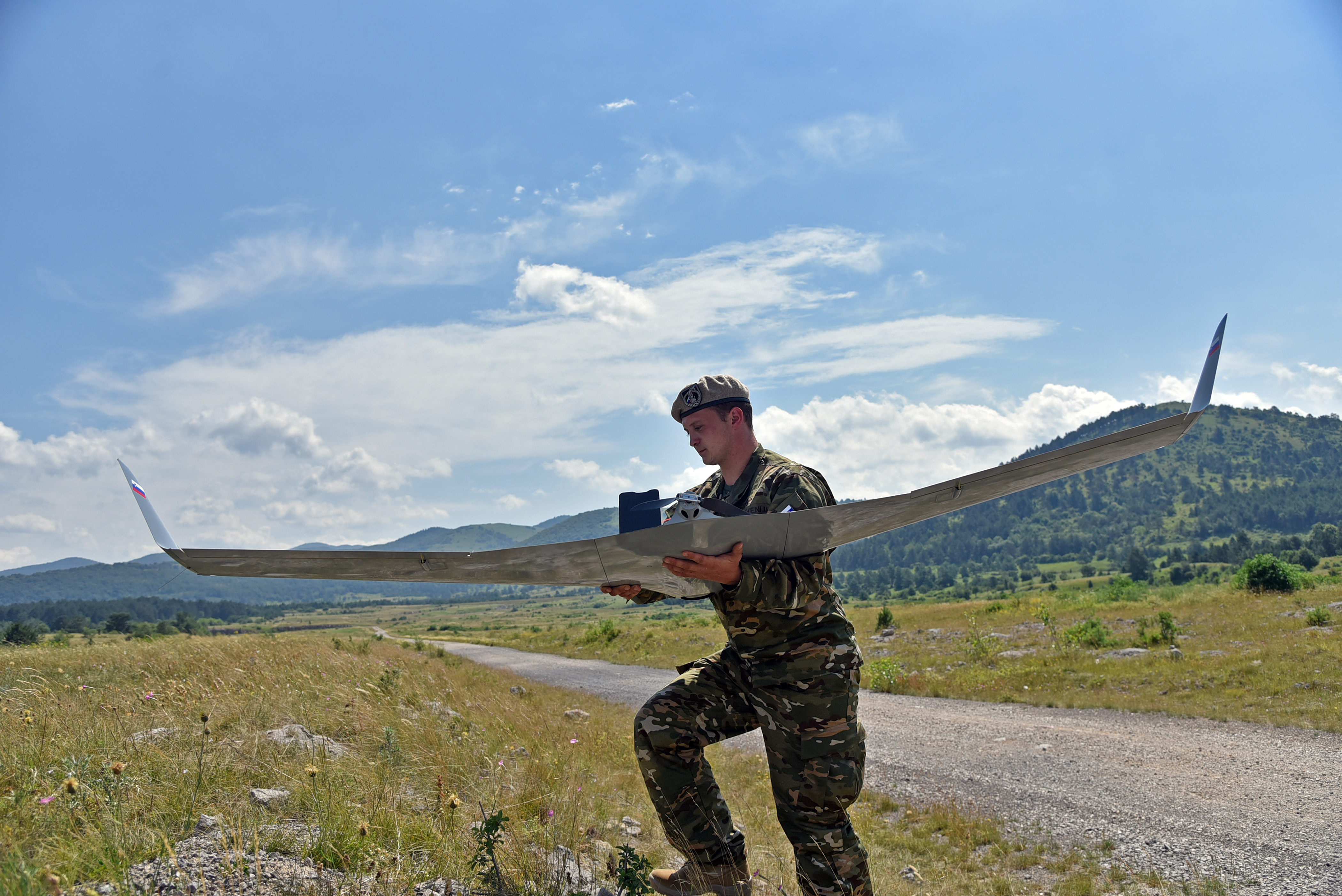 Predstavitev brezpilotnega letalnika Belin. (Foto:  Borut Živulović/BOBO)