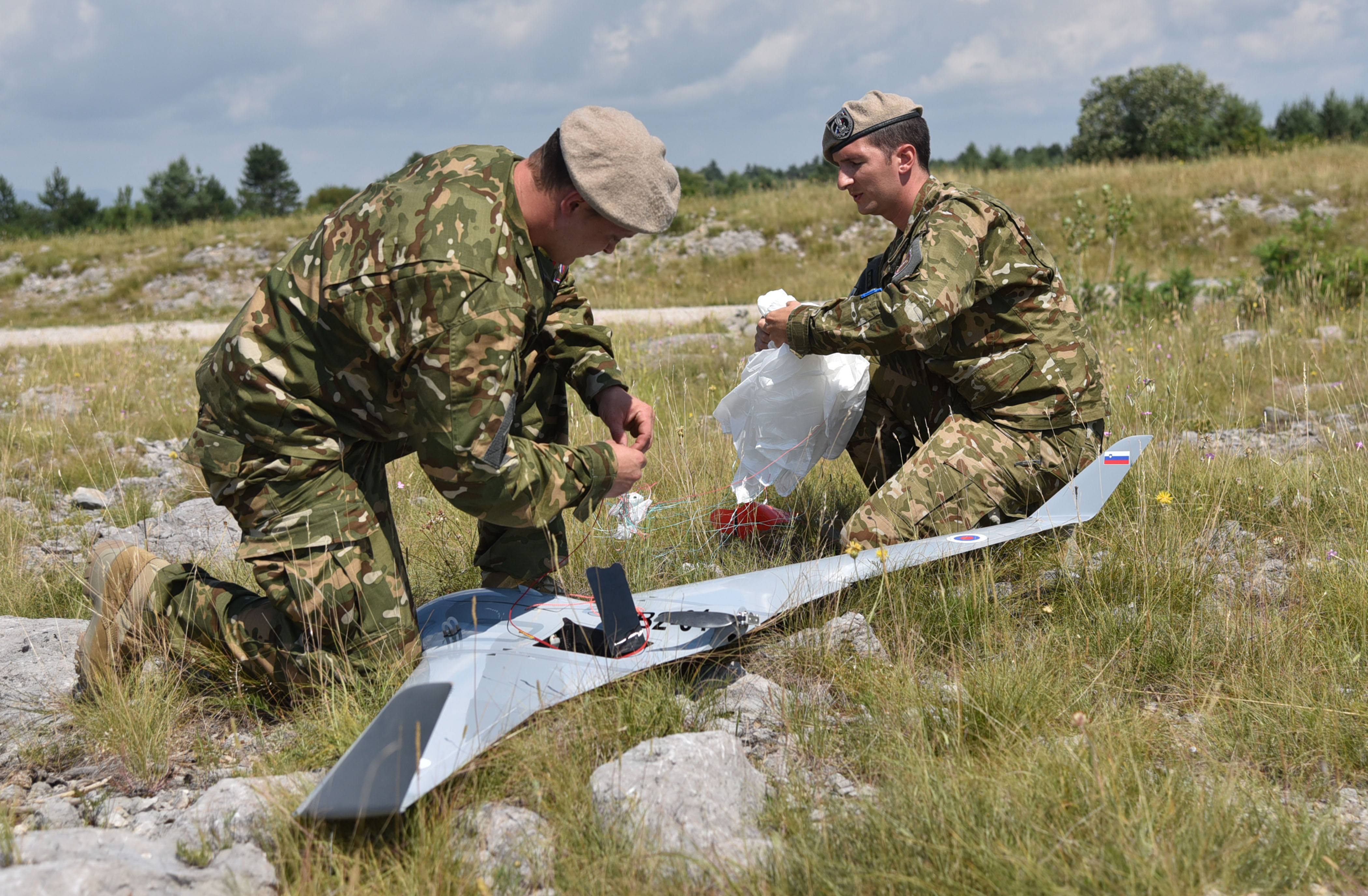 Predstavitev brezpilotnega letalnika Belin. (Foto:  Borut Živulović/BOBO)