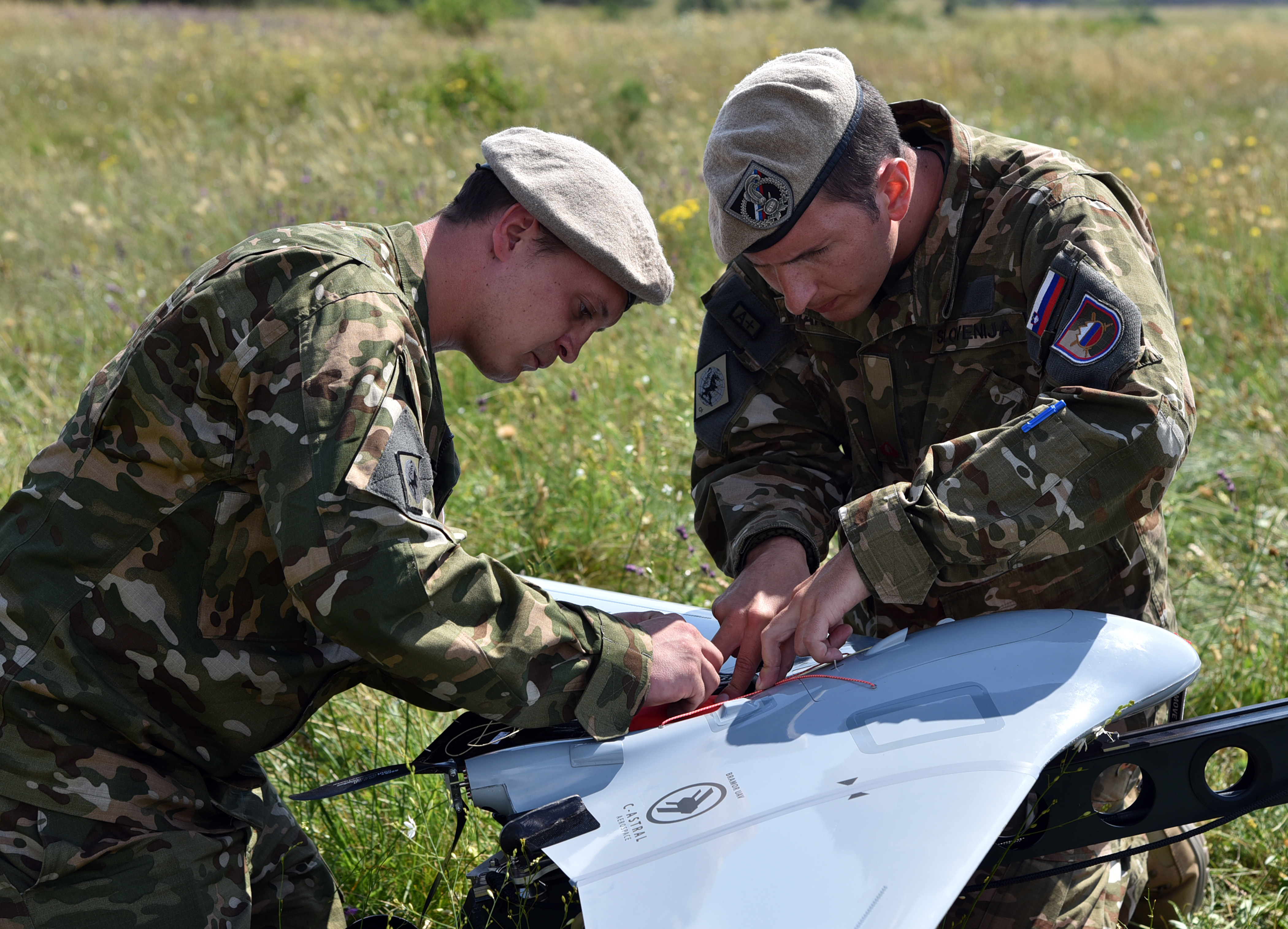 Predstavitev brezpilotnega letalnika Belin. (Foto:  Borut Živulović/BOBO)