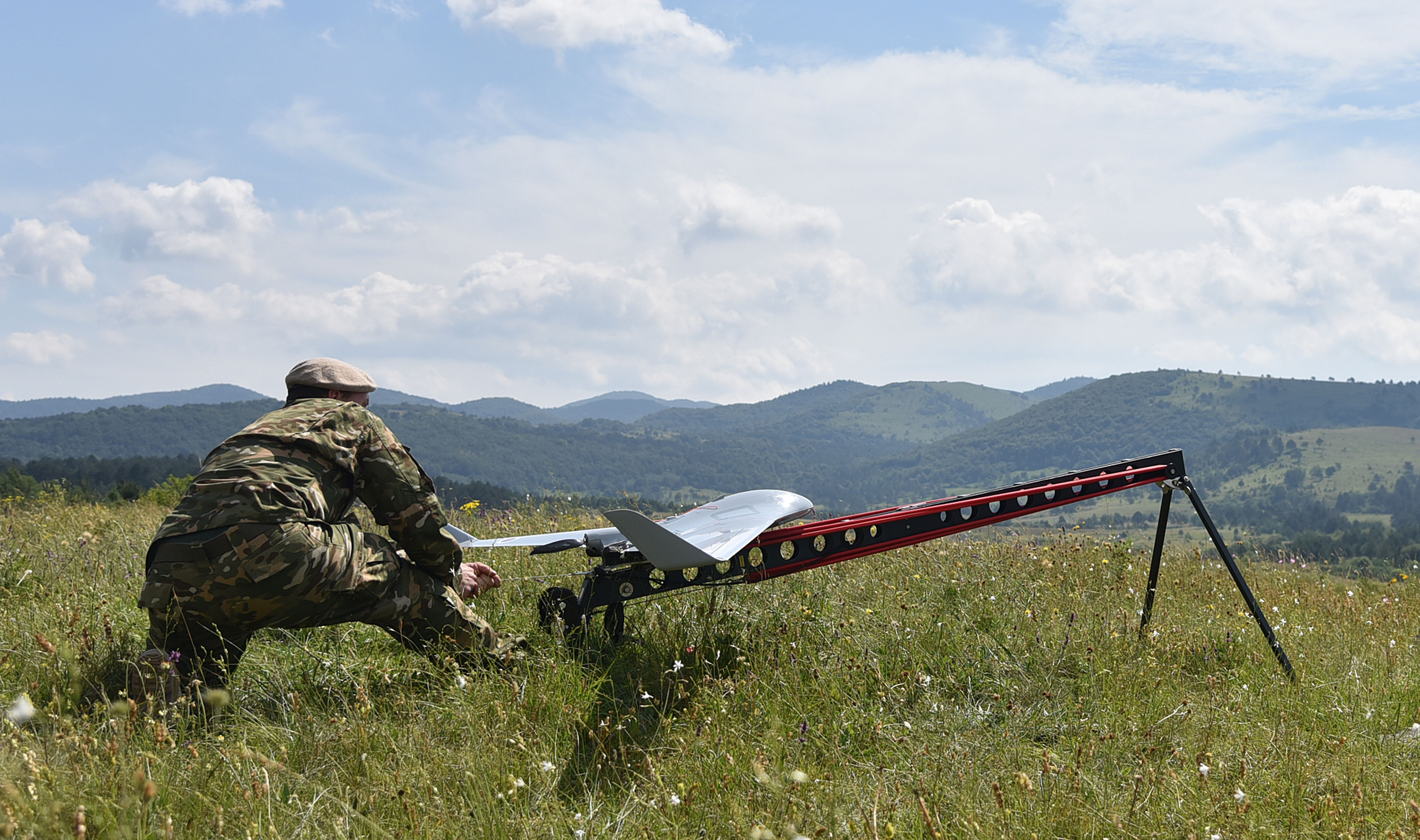 Predstavitev brezpilotnega letalnika Belin VOJSKA BREZPILOTNIKI BELIN BAC PRI KNEZAKU PREDSTAVITEV
