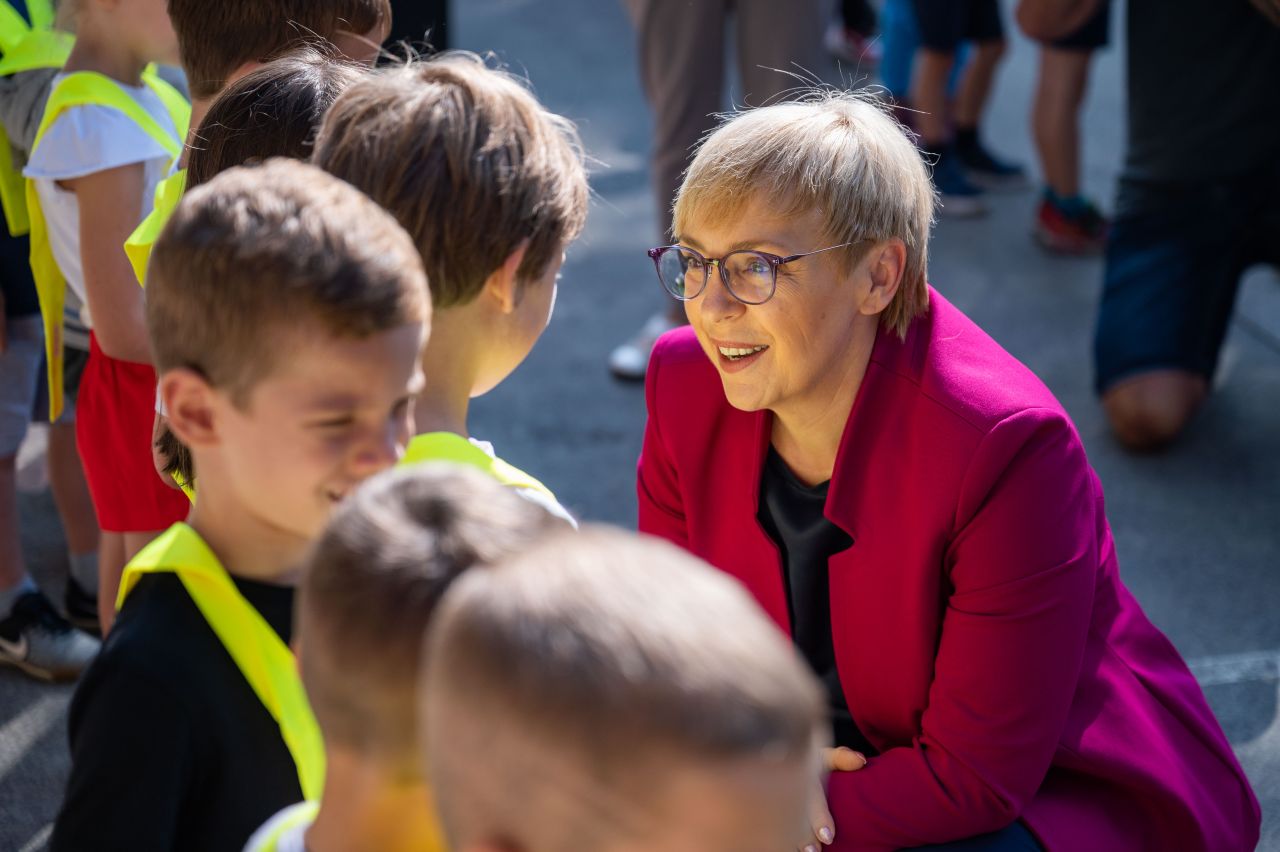 Predsednica republike Nataša Pirc Musar na prvi dan šole.