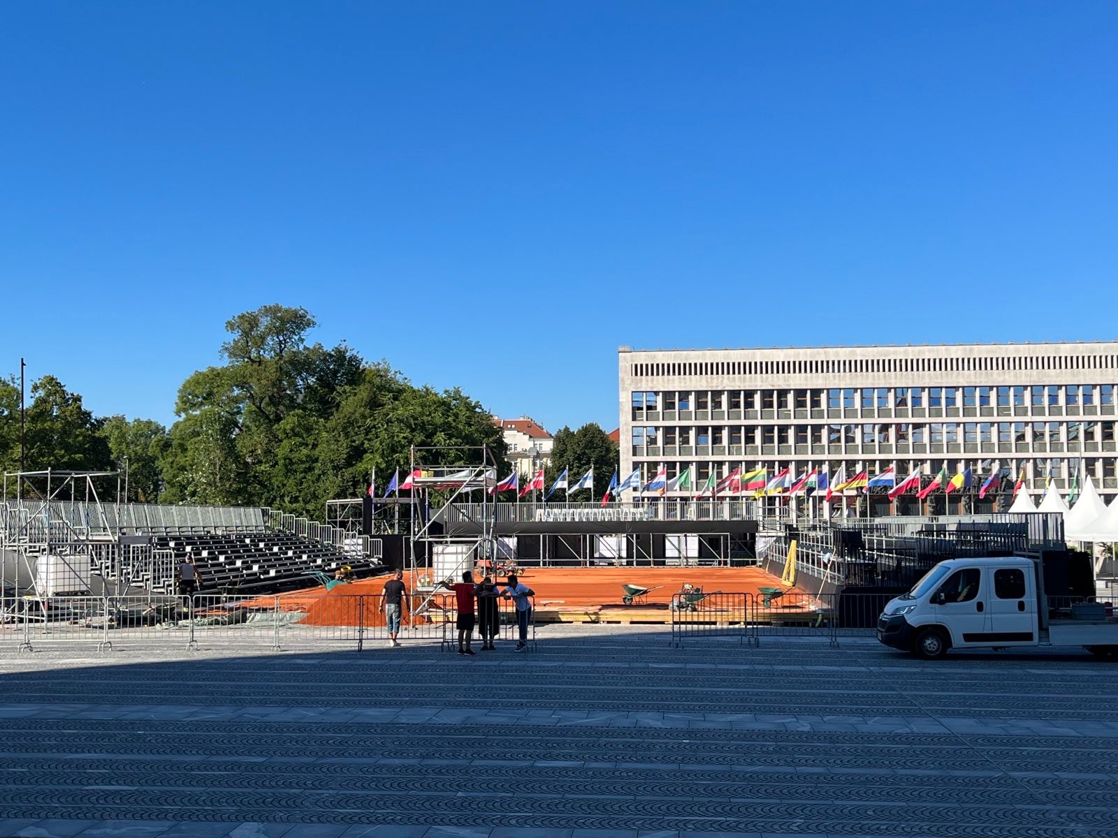 Teniško igrišče na Trgu republike.