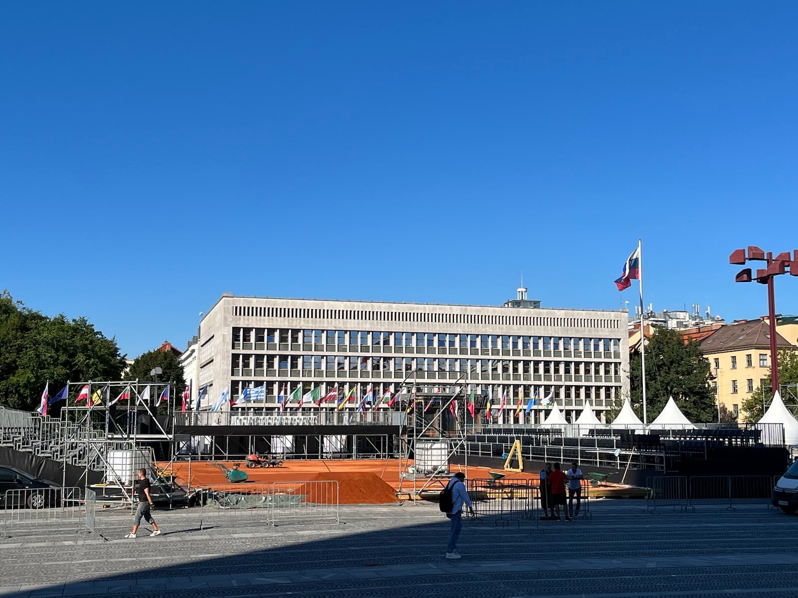 Teniško igrišče na Trgu republike.