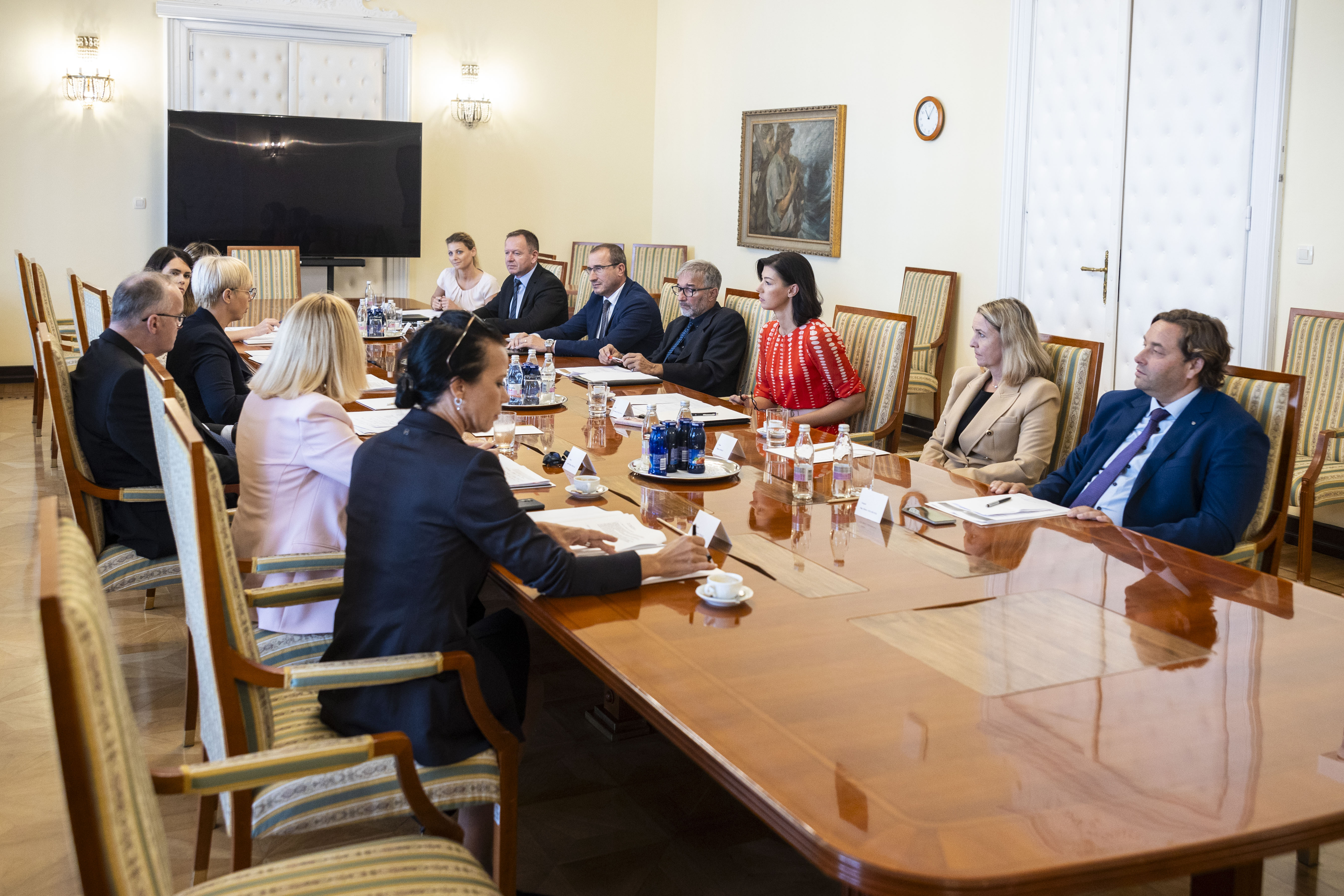 posvet, korupcija, predsednica republike