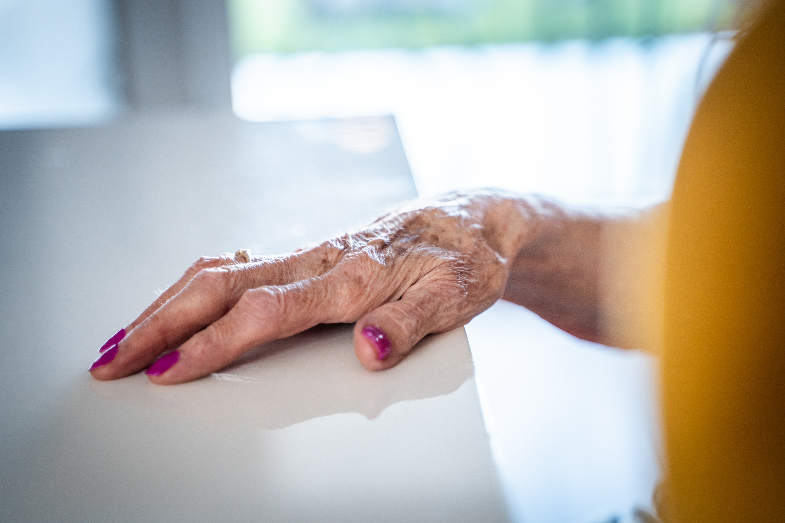 Starejši, dlan, roka, starost, gospa,