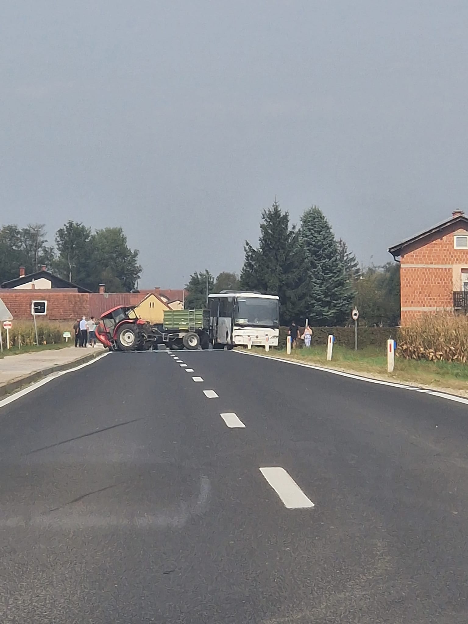 Nesreča, traktor, avtobus, Prekmurje