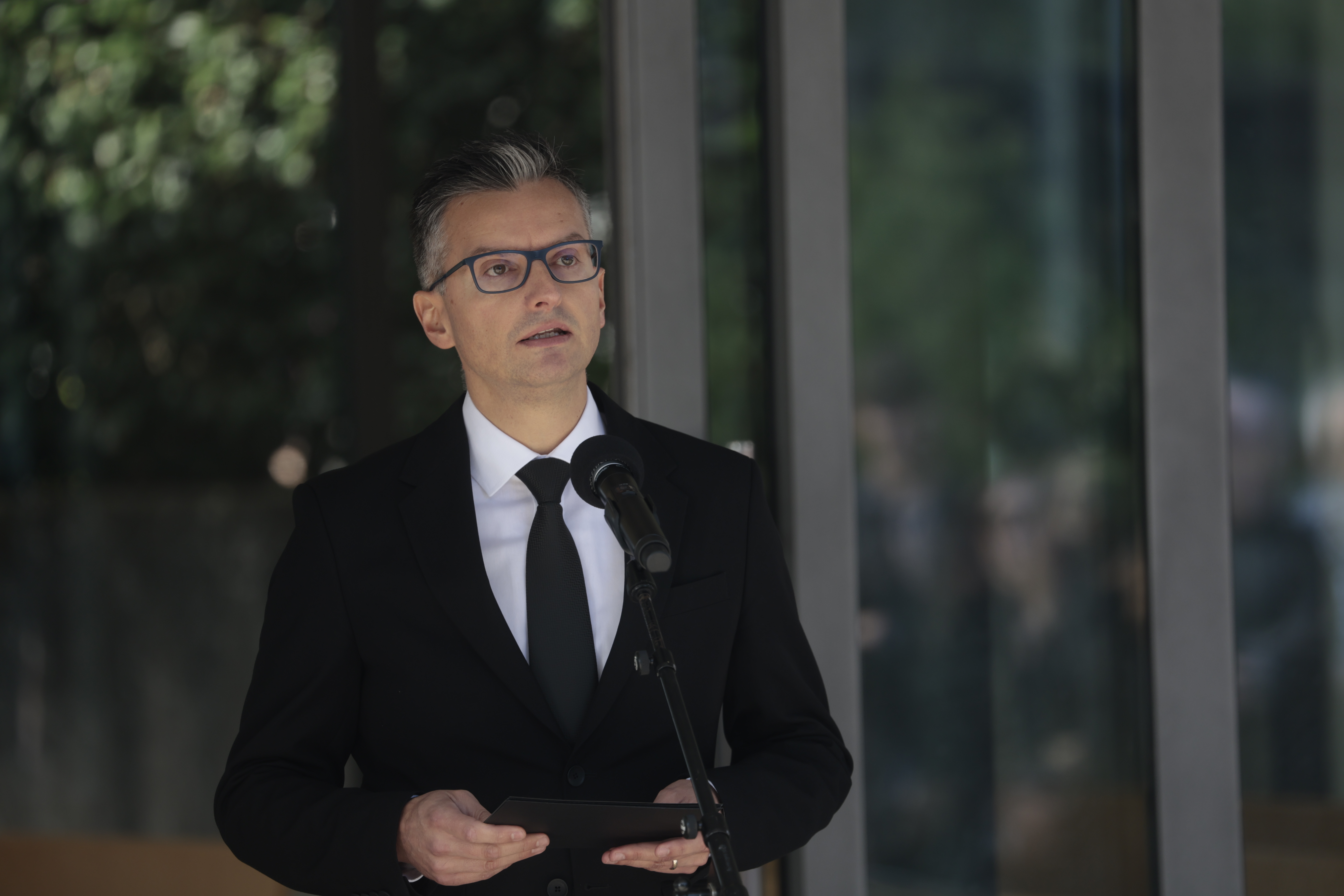 pogreb Saša Hribarja, Sašo Hribar, Marjan Šarec