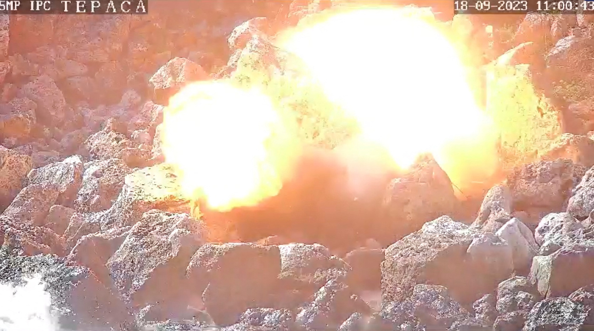 dron, brezpilotni letalnik, eksplozivi