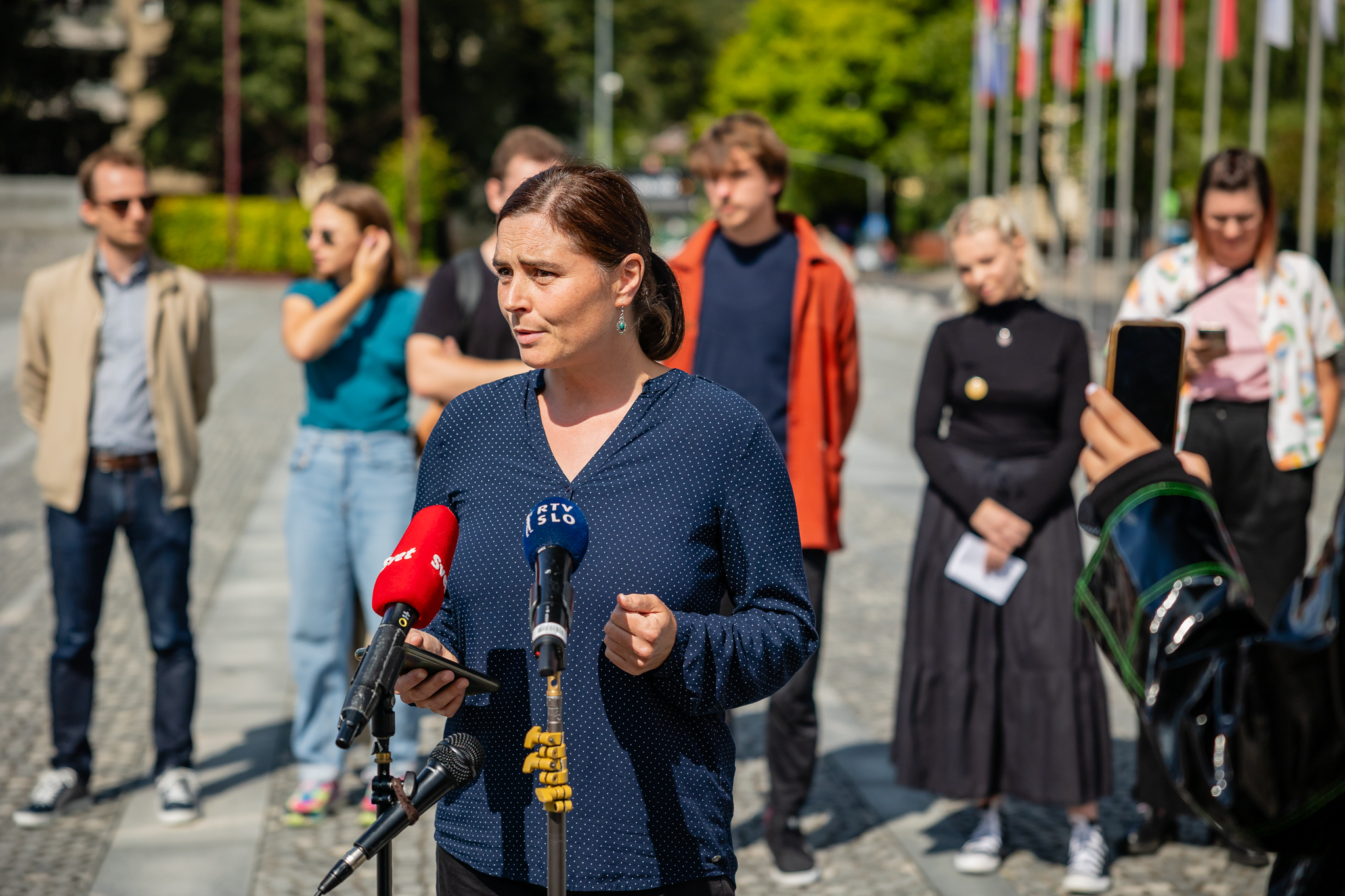 Gaja Brecelj, Anhovo, Inštitut 8. marec