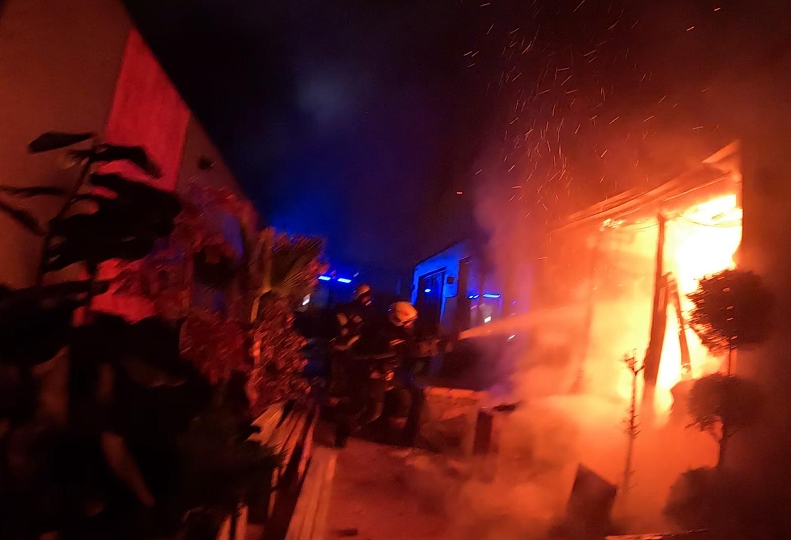 Požar, Zagreb, klub, mint