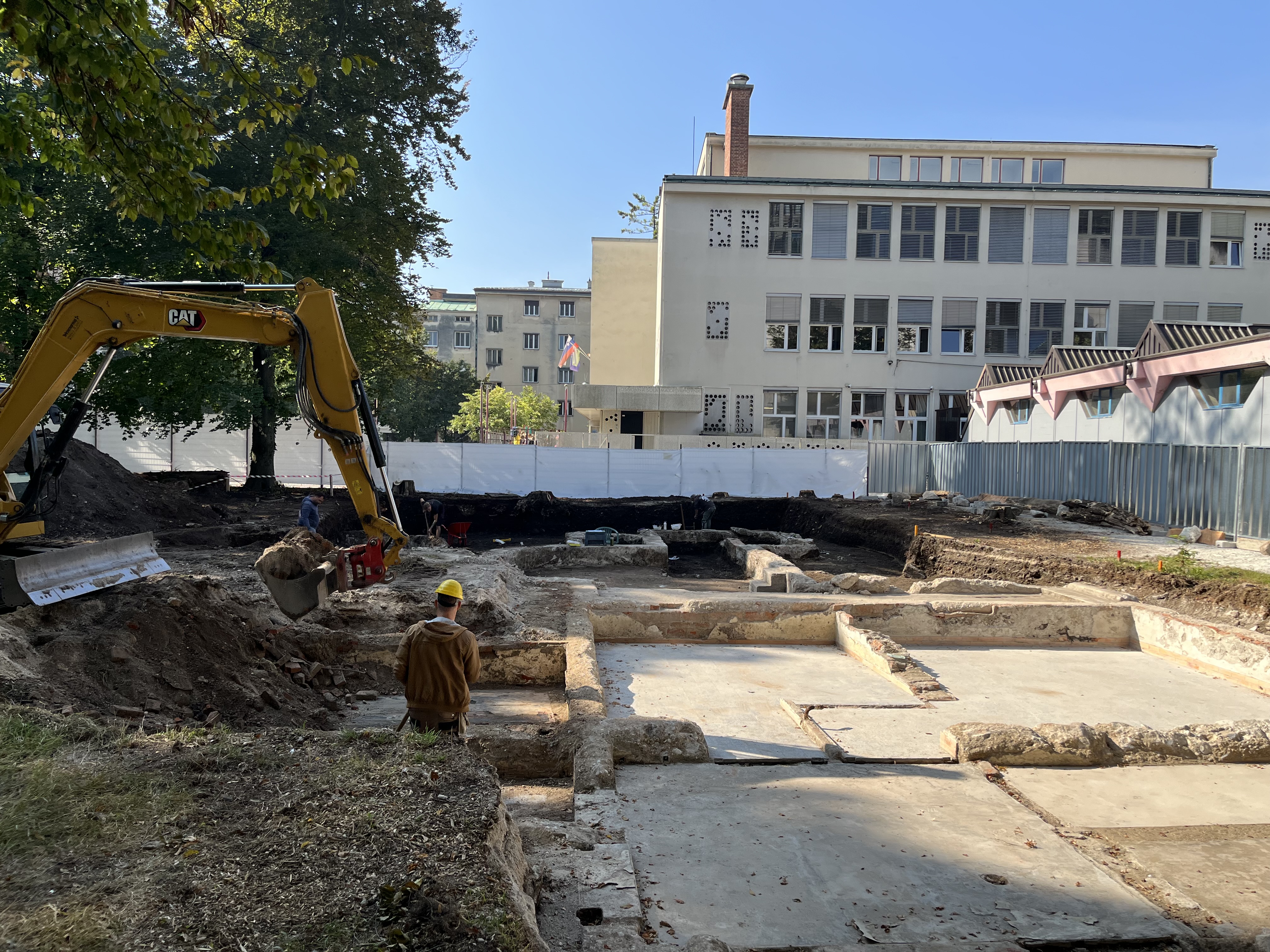 Gradnja, Erjavčeva ulica