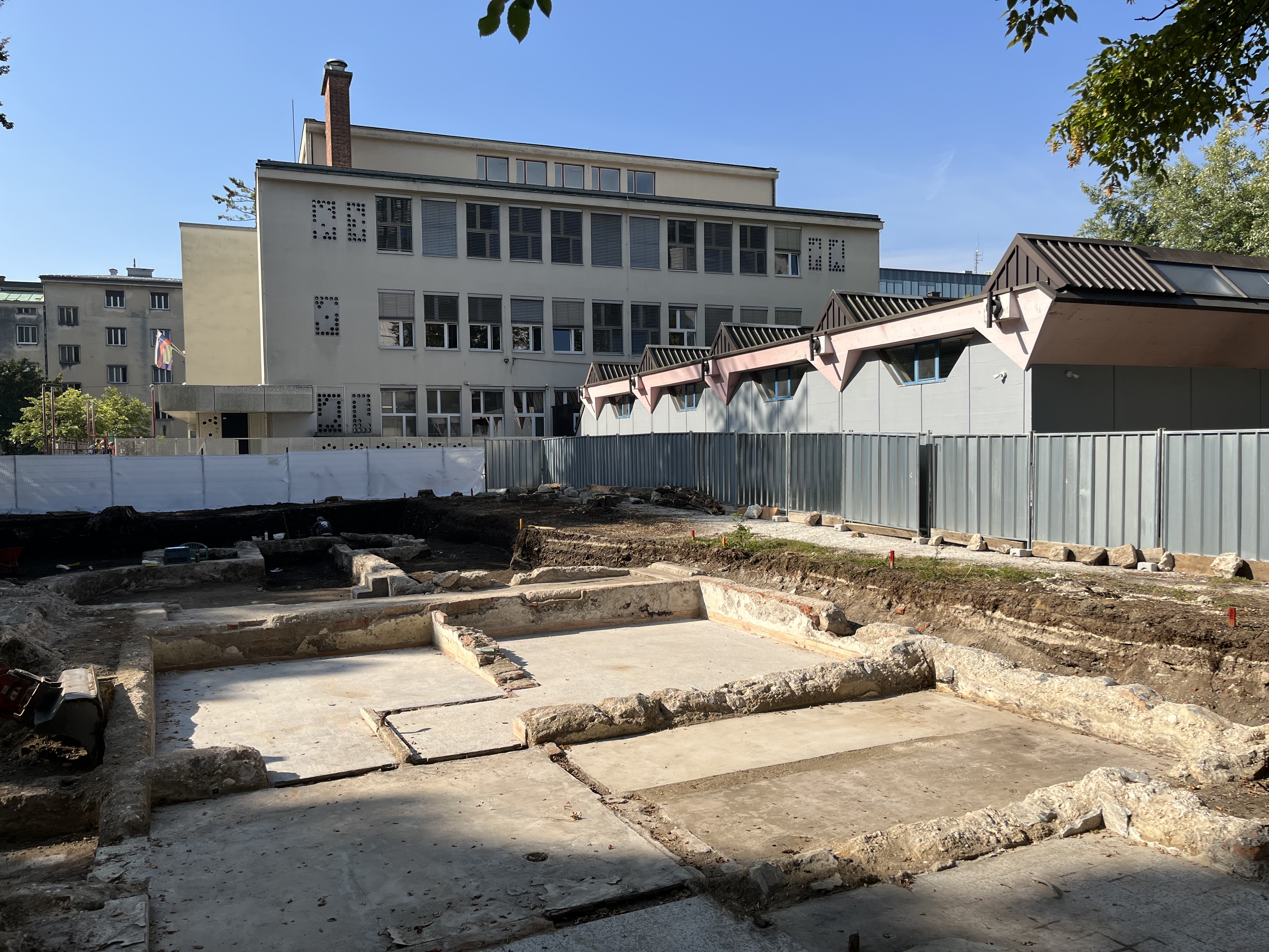 Gradnja, Erjavčeva ulica