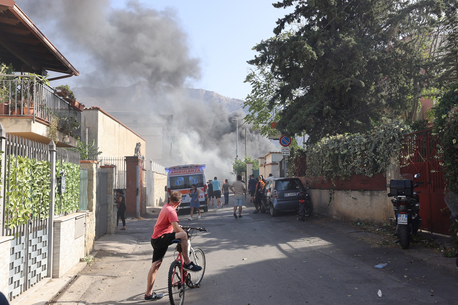 gozdni požari, sicilija, italija