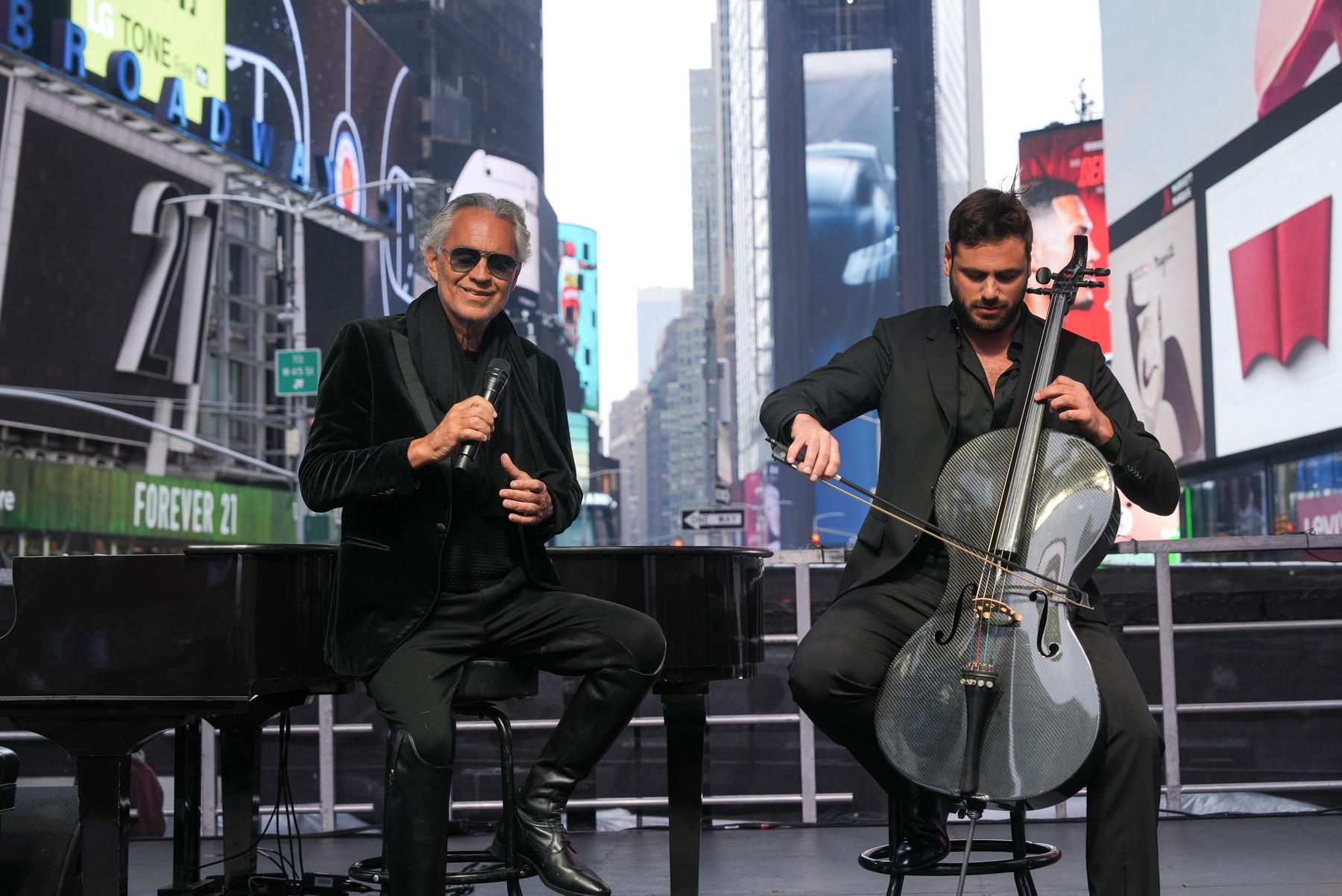 Stjepan Hauser in Andrea Bocelli/PROFIMEDIA