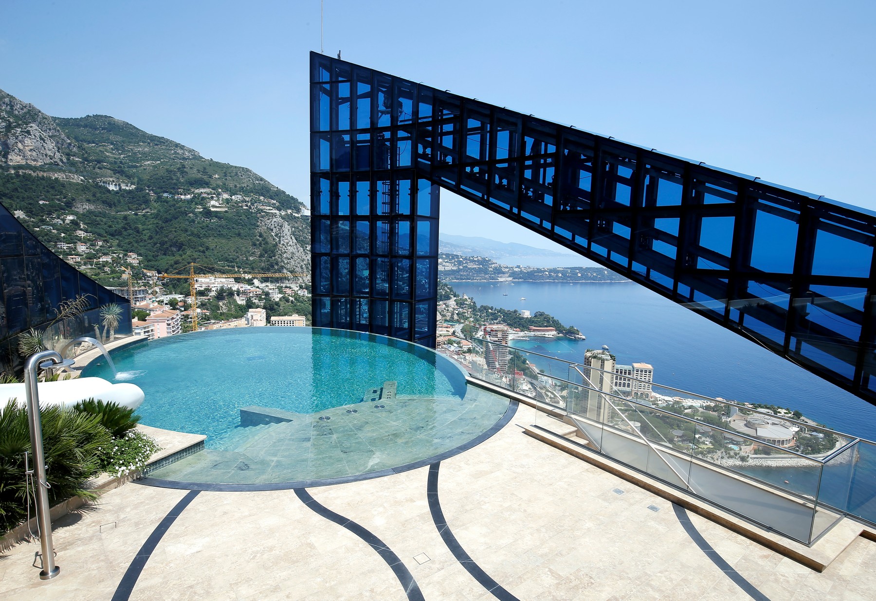 Bazen, La Tour Odeon, Monako