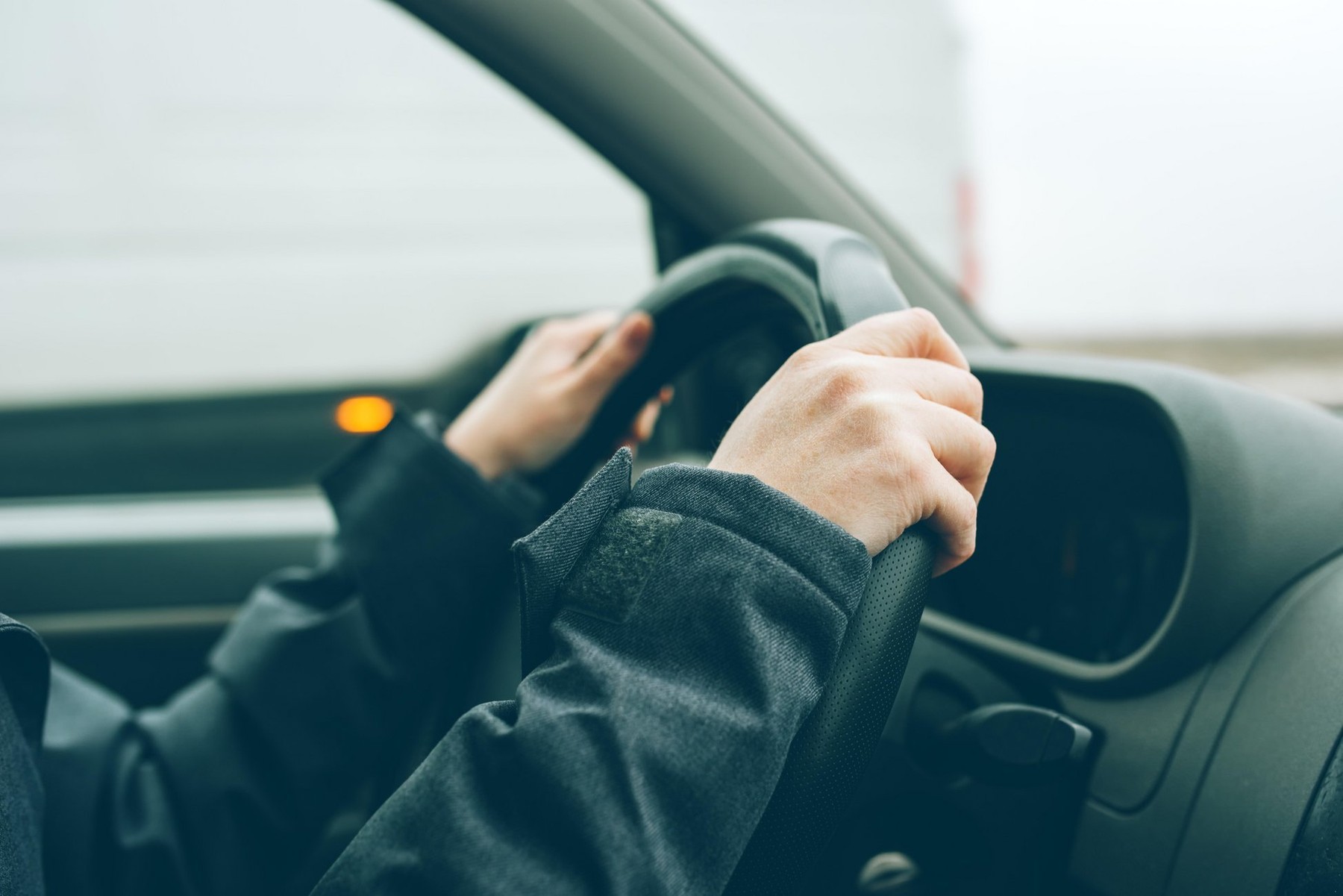 voznica, avtomobil, volan