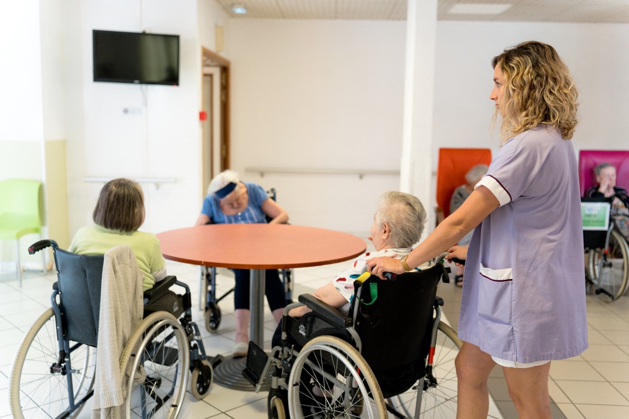 starejši, dolgotrajna oskrba