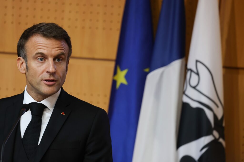 1695912087-macron1-1024x683.jpg