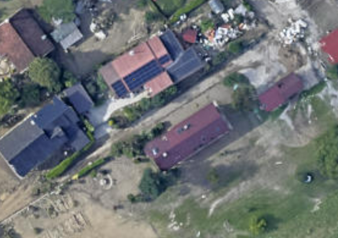 Zajem zaslona/Atlas voda (Posnetki poplavljenih hiš v Letušu iz zraka.)