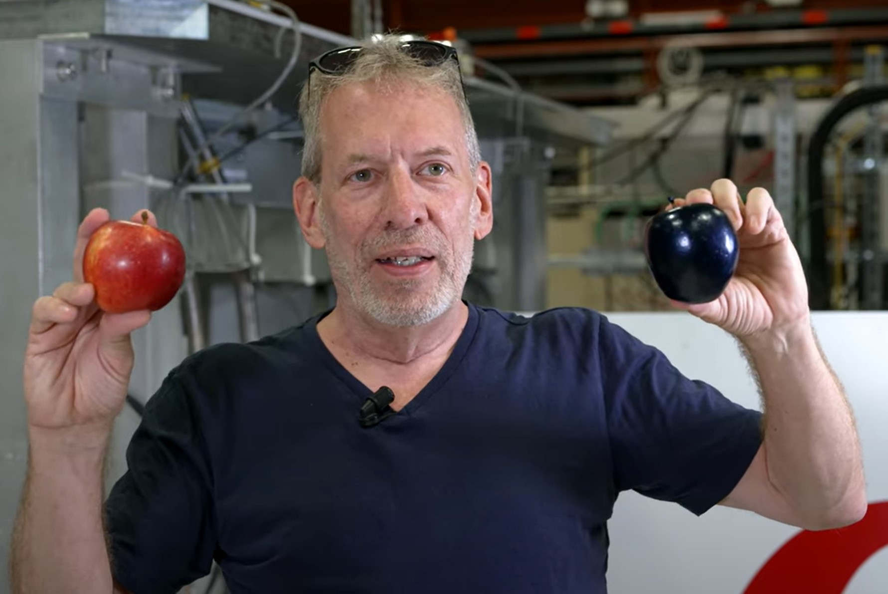 Jeffrey Hangst CERN zajem zaslona YOUTUBE