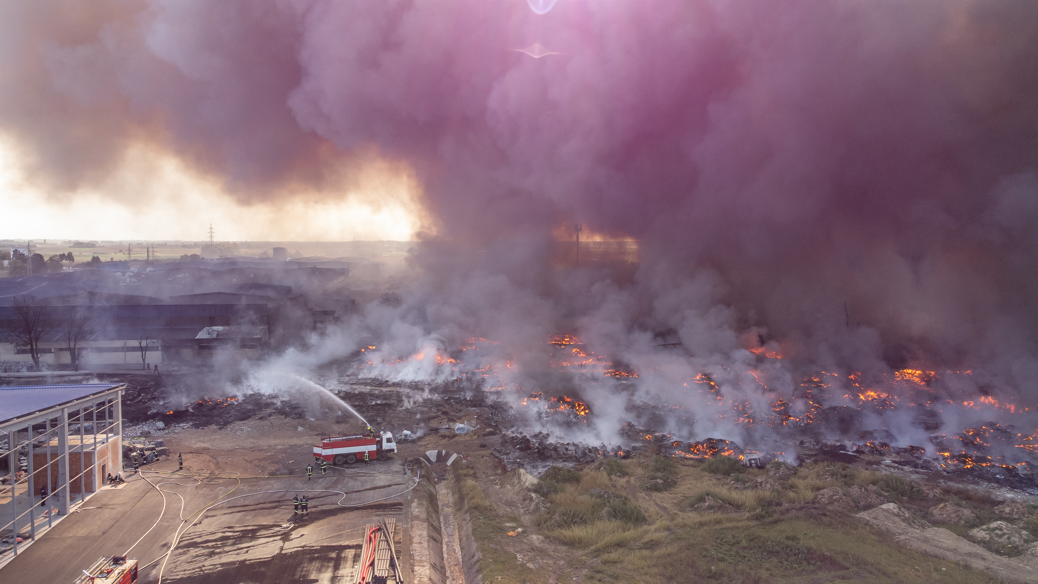 Požar, Osijek, Hrvaška, tovarna plastike, Drava International