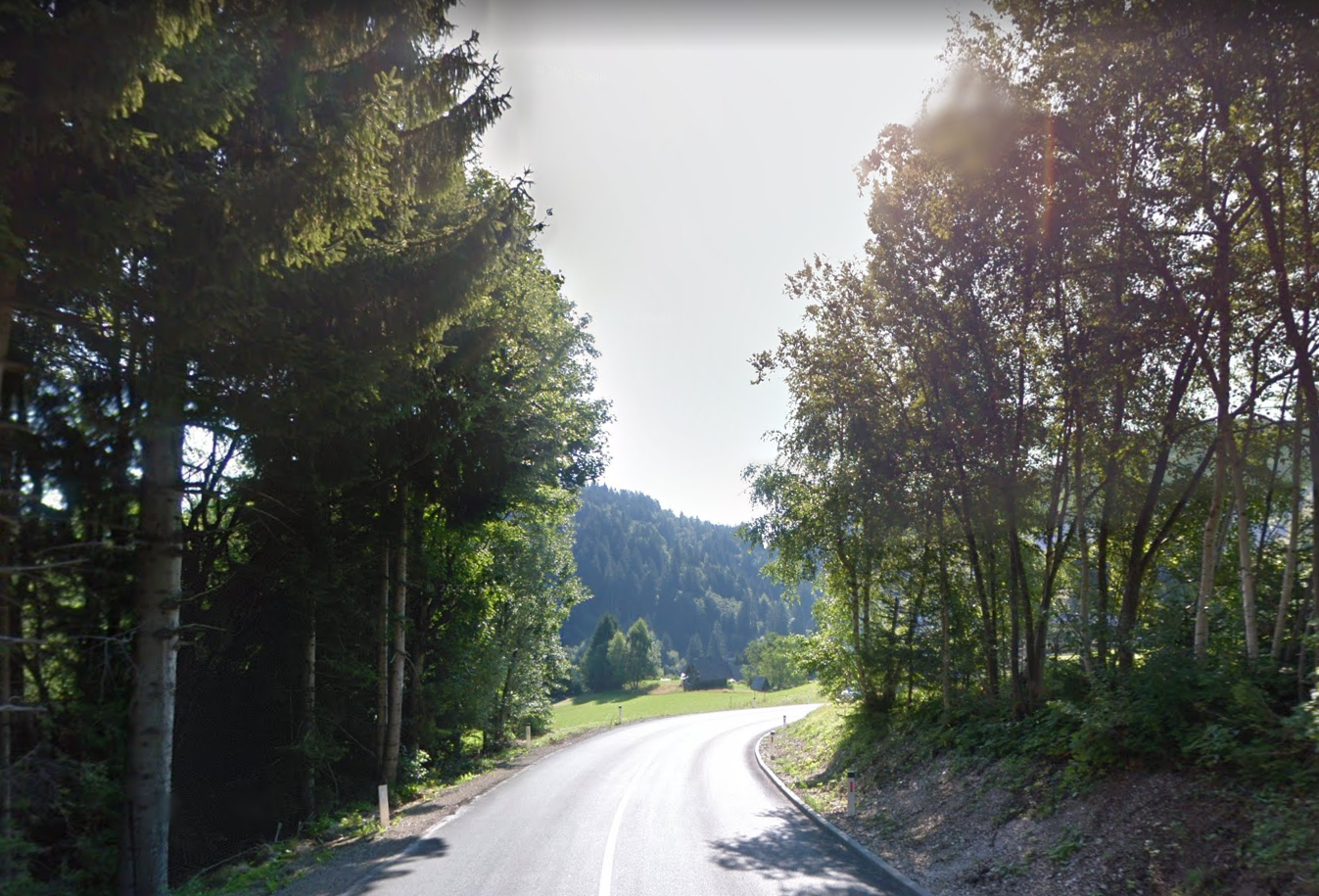 Zatrnik, naselje, cesta