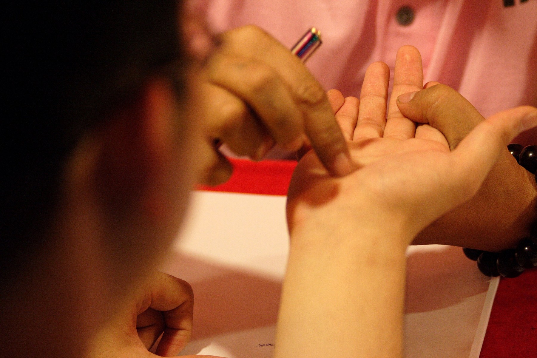 vedeževanje, prerokovanje, hiromantija, z dlani