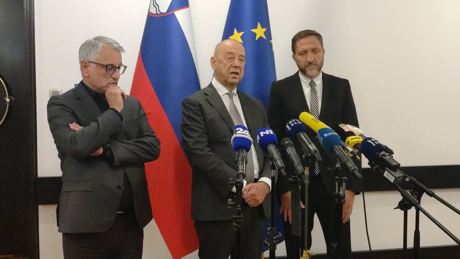 vlada,matjaž han,tibor šimonka,klemen boštjančič,ess