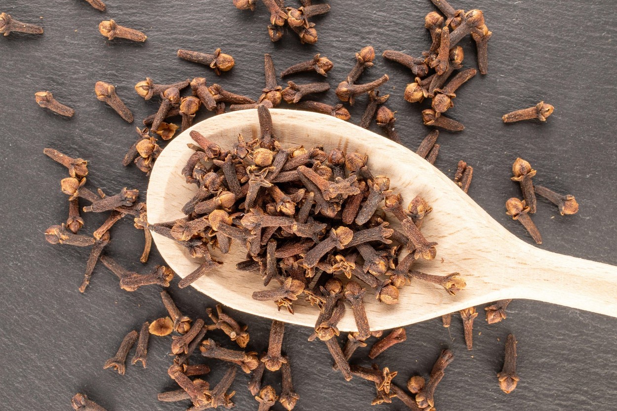 klinčki, nageljnove žbice, dišavnica, aroma