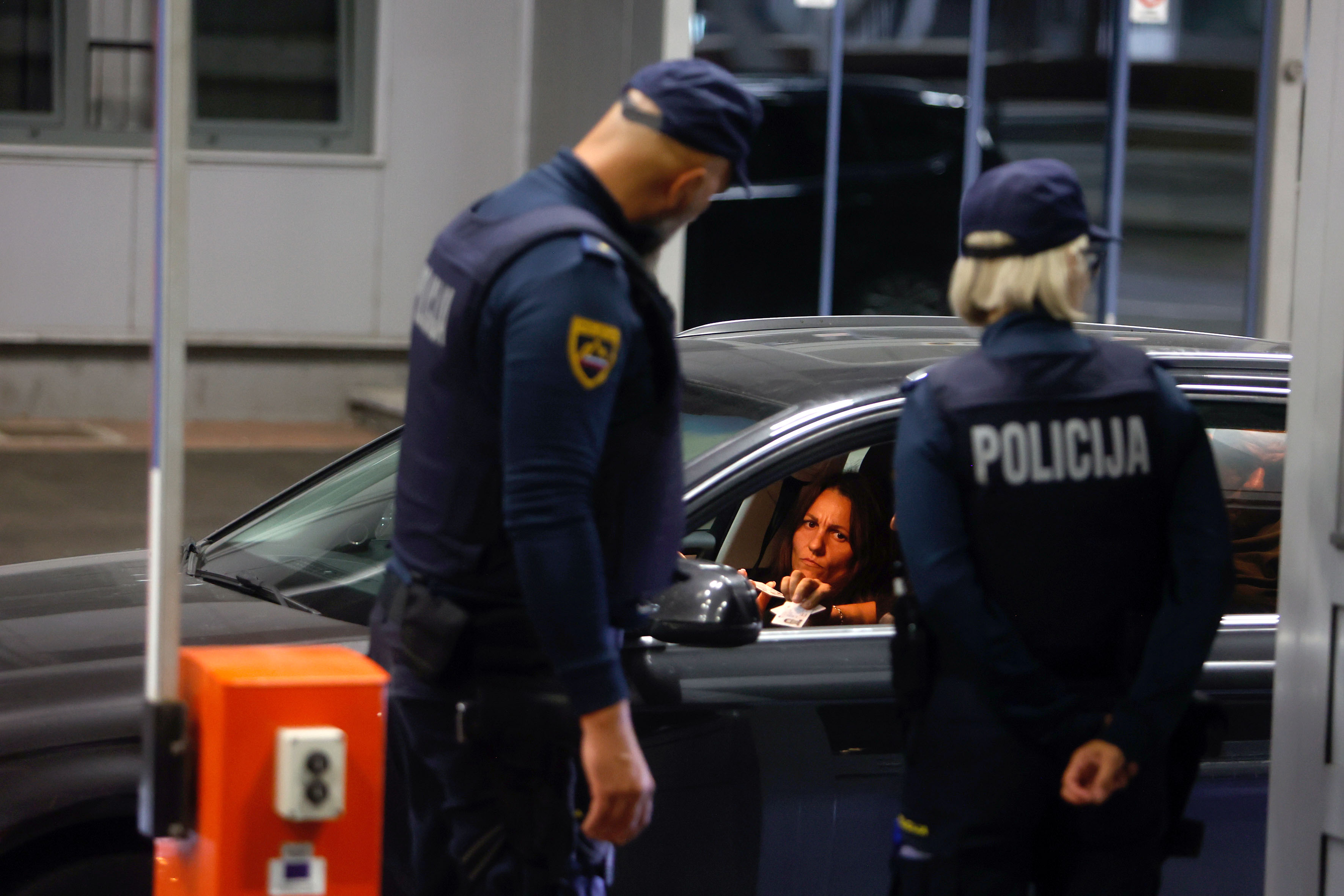 Nadzor na mejnih prehodih, nadzor, mejni prehod, meja, obrežje, mejna policija