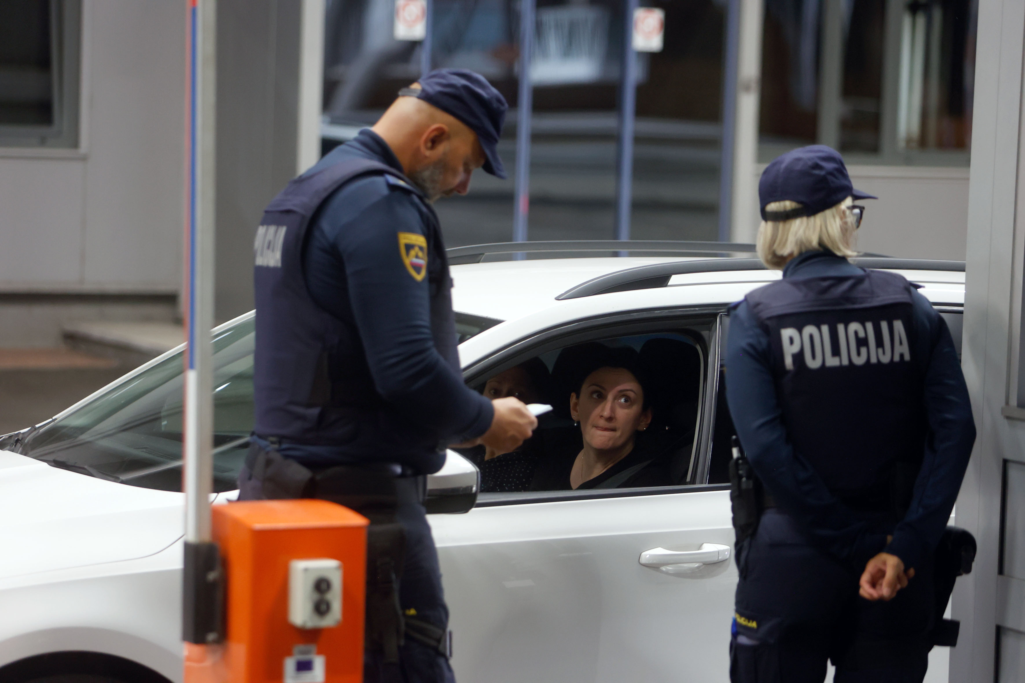 Nadzor na mejnih prehodih, nadzor, mejni prehod, meja, obrežje, mejna policija