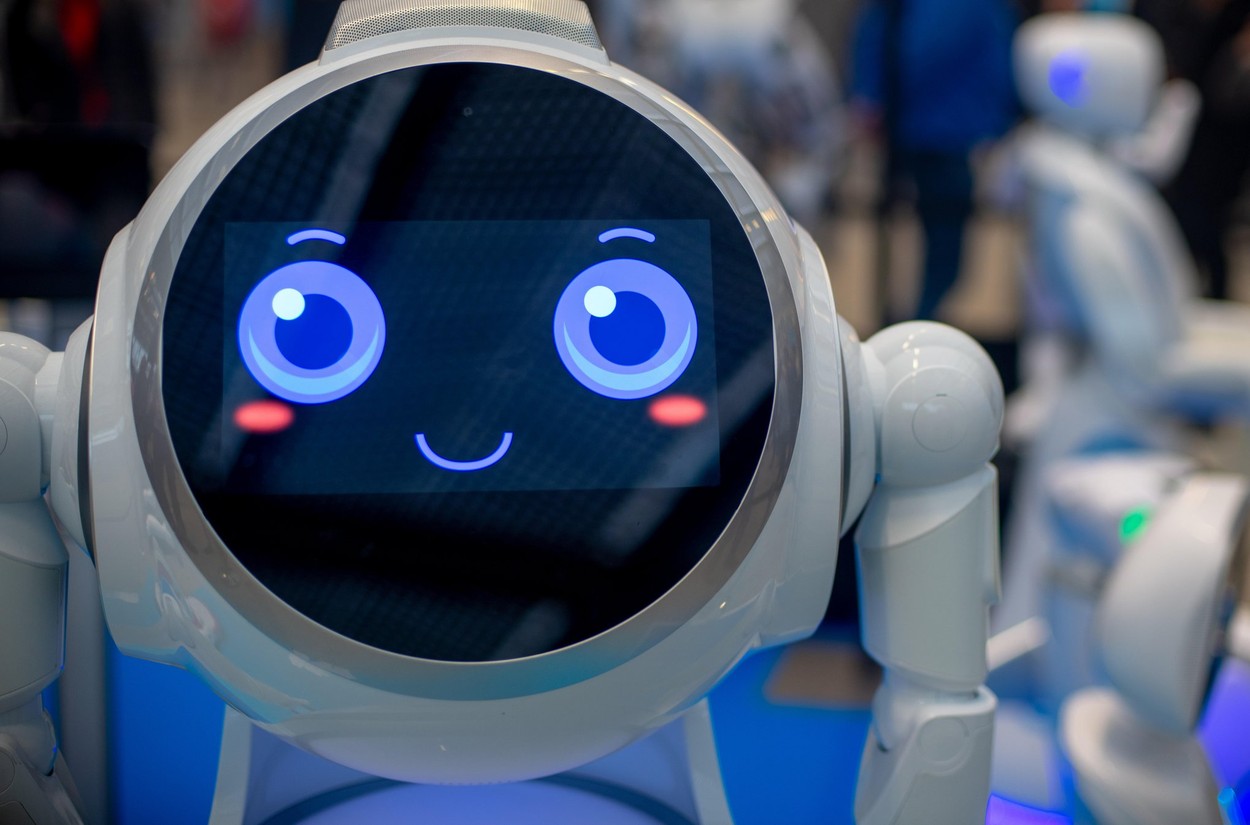 umetna inteligenca,robot,ekran,tehnologija,obraz