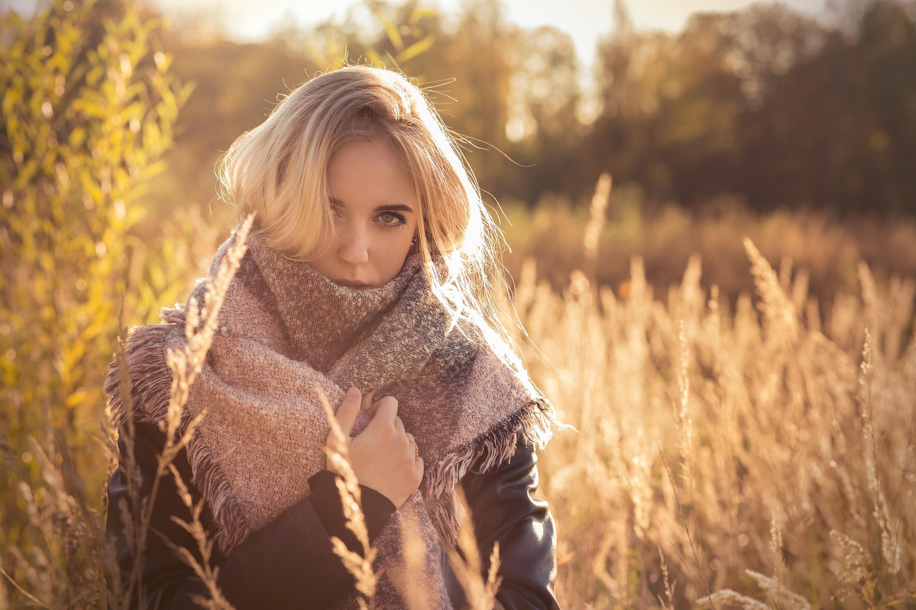 ženska, sprehod, narava