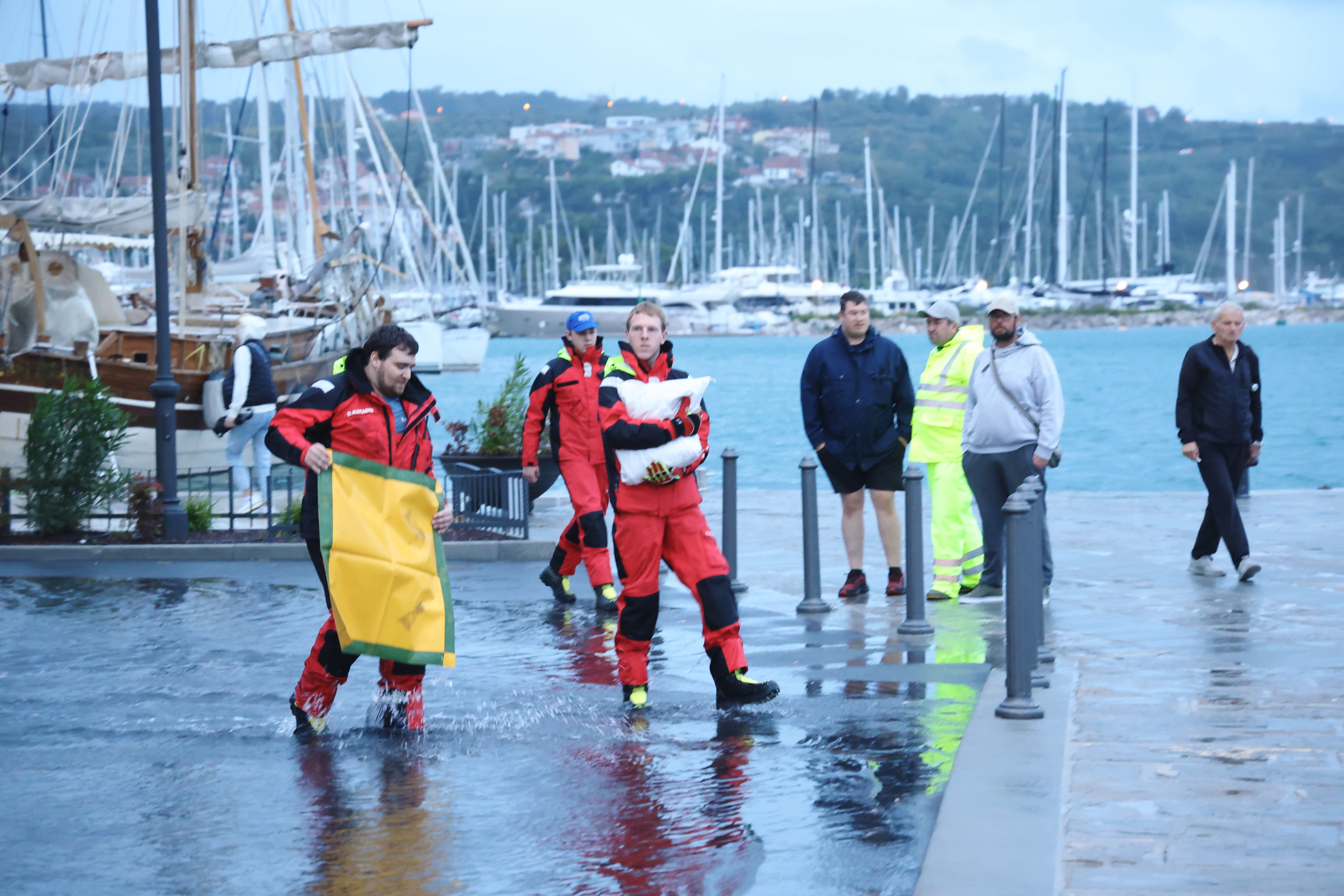 Plimovanje v Izoli (Foto: Tomaž Primožič/BOBO)