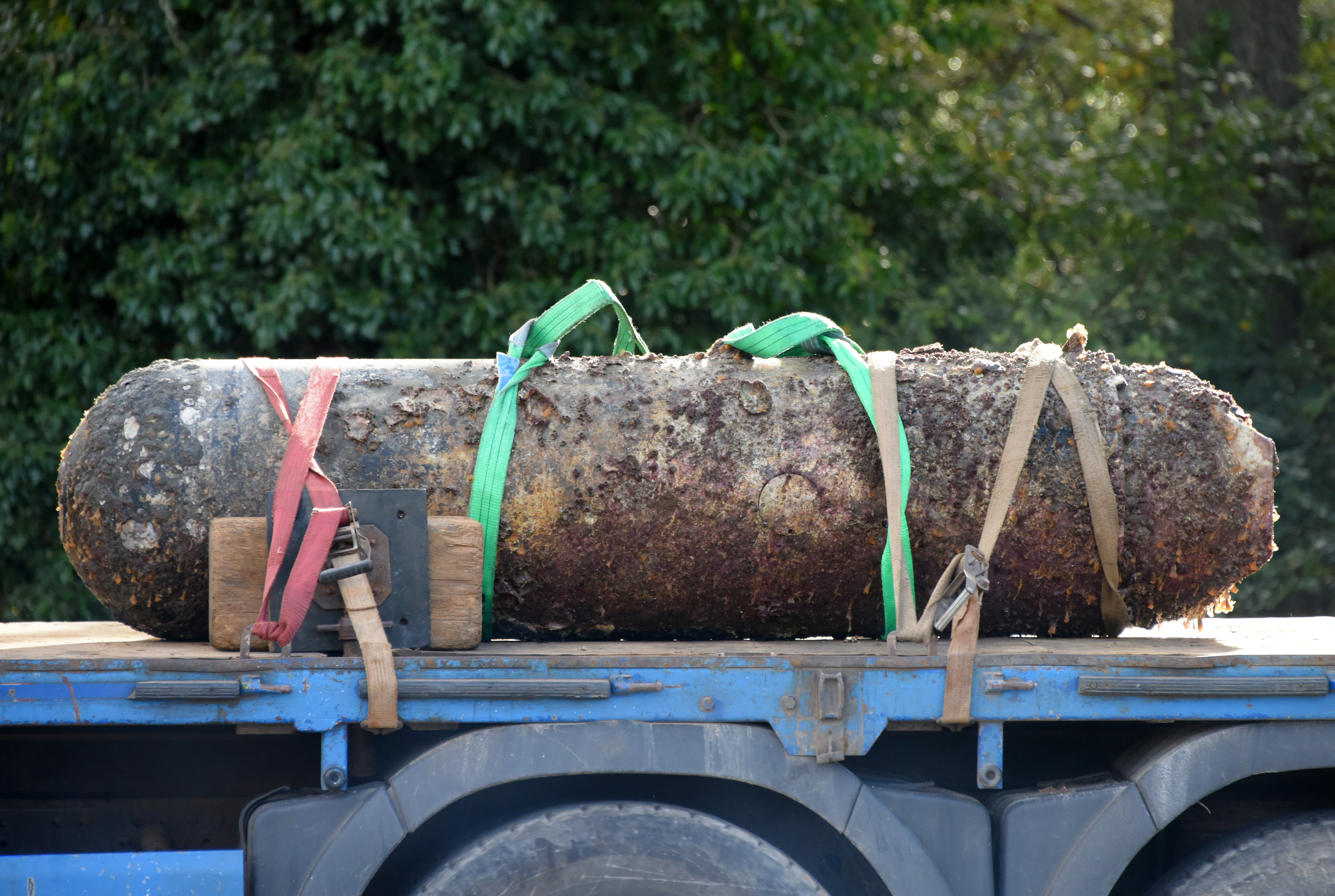 Morska mina v puljskem pristanišču (Foto: Sasa Miljevic/PIXSELL/BOBO)