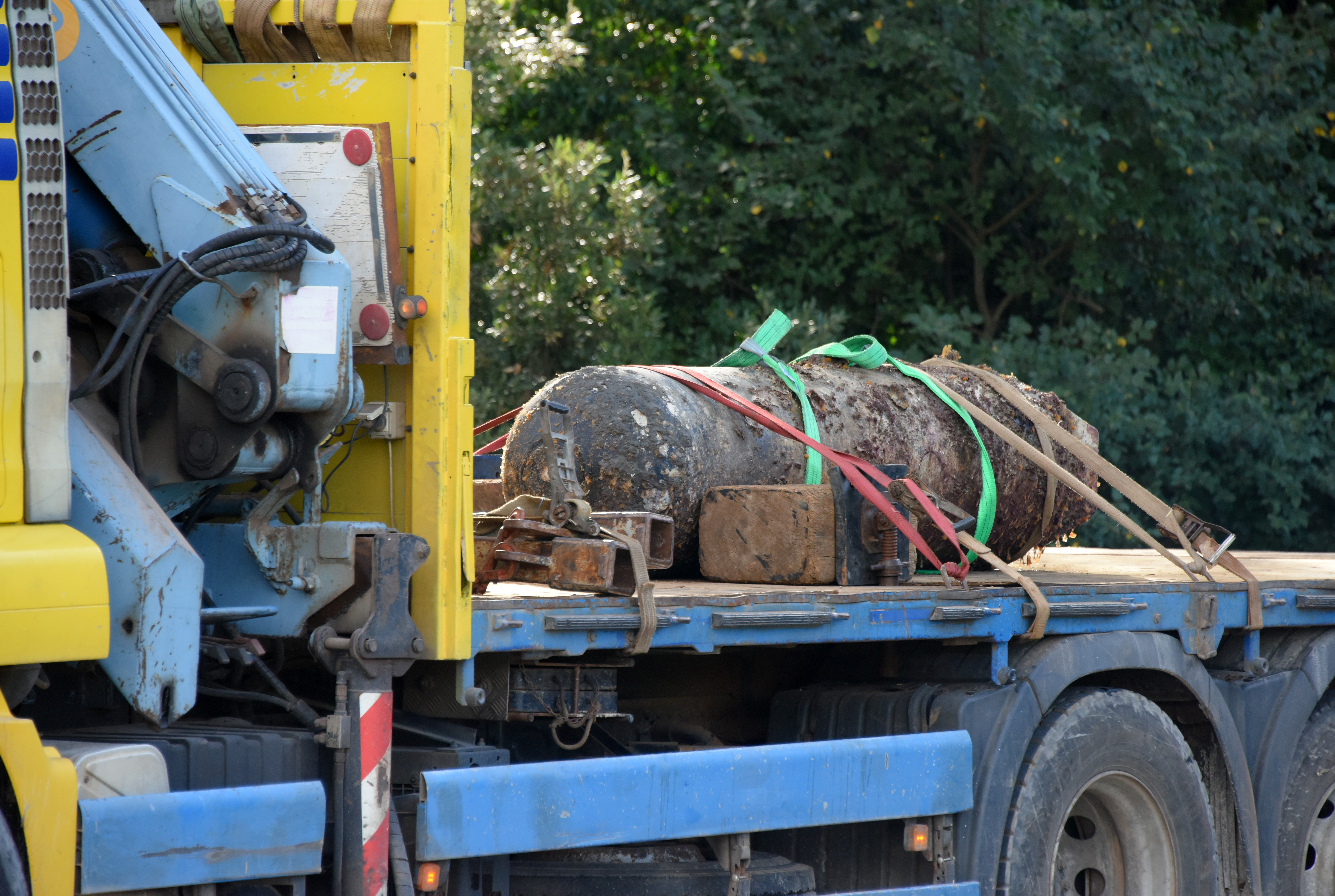 Morska mina v puljskem pristanišču (Foto: Sasa Miljevic/PIXSELL/BOBO)