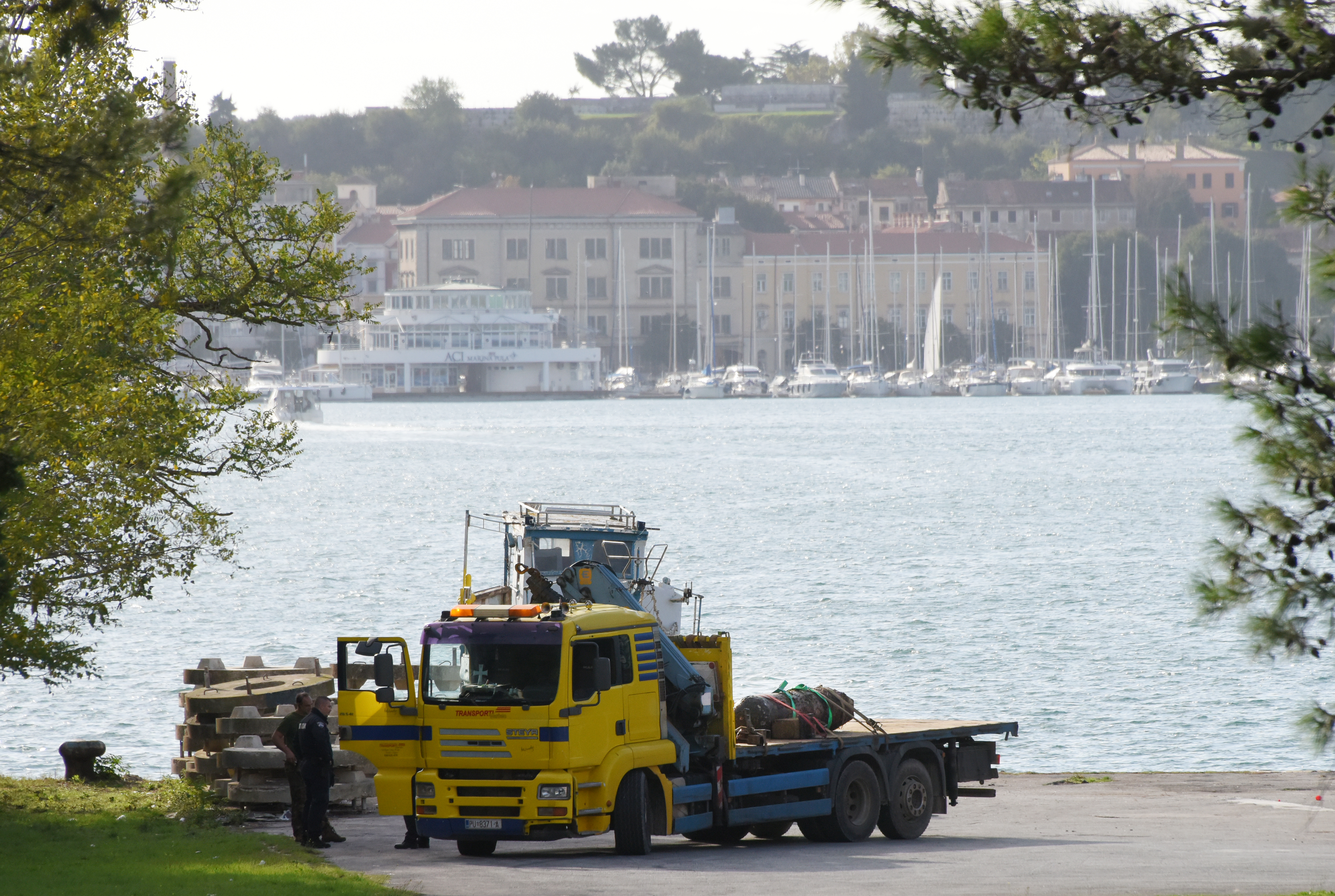 Morska mina v puljskem pristanišču (Foto: Sasa Miljevic/PIXSELL/BOBO)