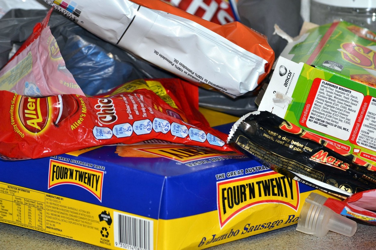 prigrizek, prigrizki, sladkarije, hitra hrana, nezdrava hrana