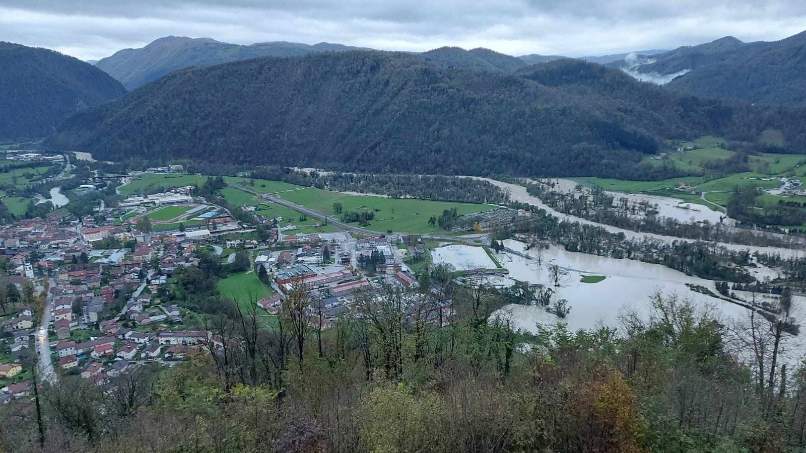 (Posledice dežja v Tolminu.) Foto: M.I.