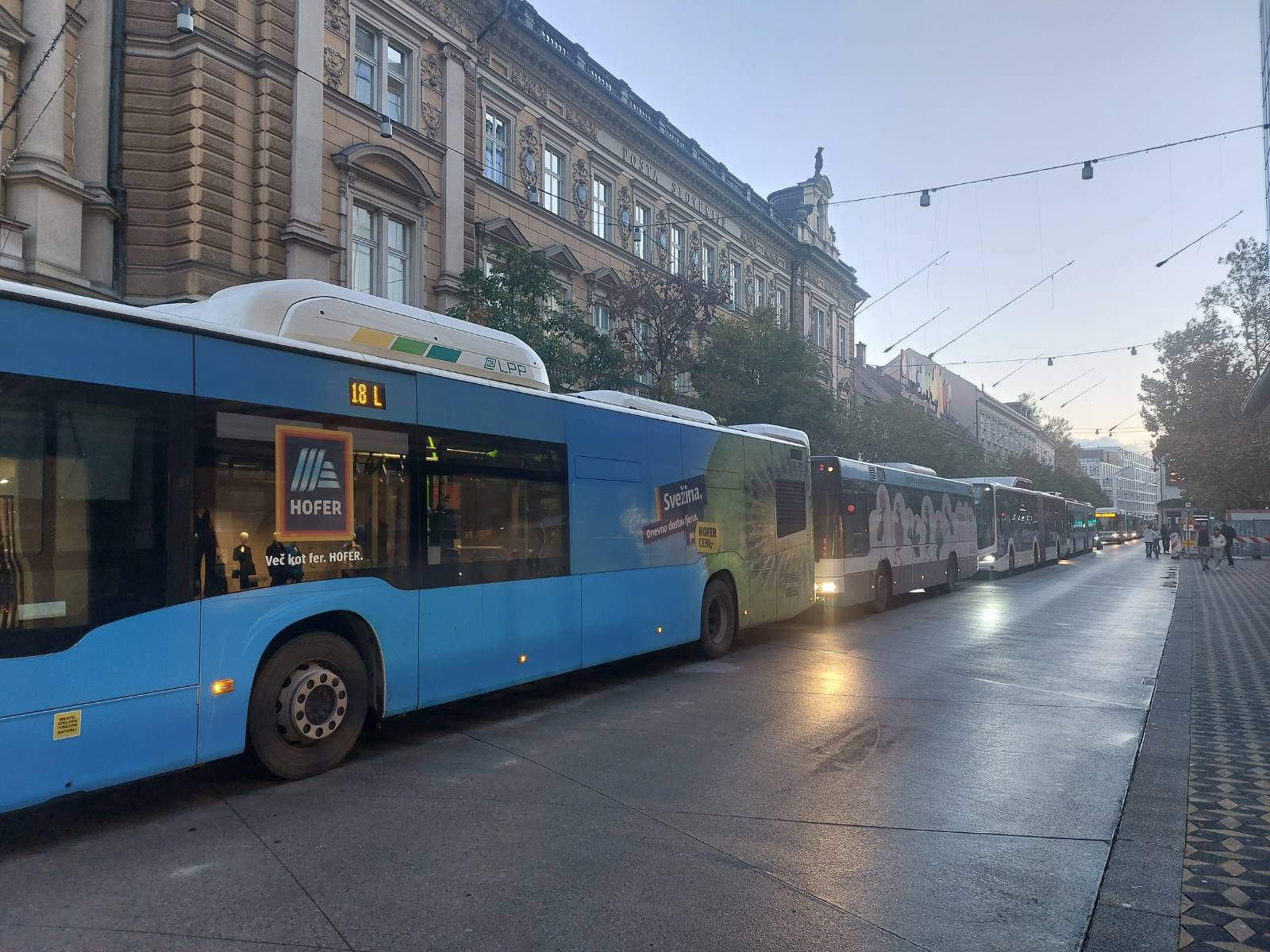 Gneča v središču Ljubljane.