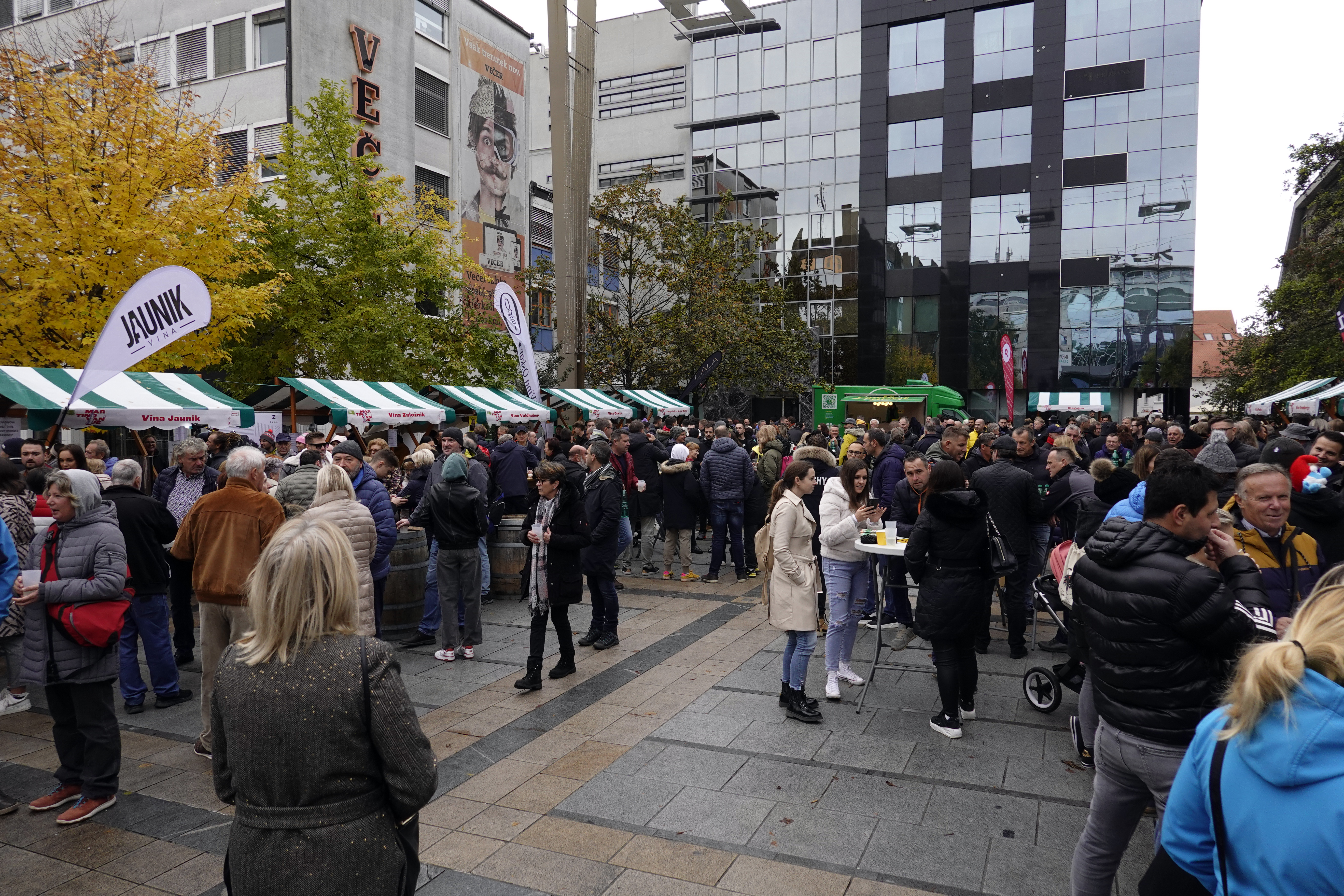 Martinovanje na trgu Leona Štuklja v Mariboru (Foto: Jaka Arbutina/Mariborinfo/Bobo)