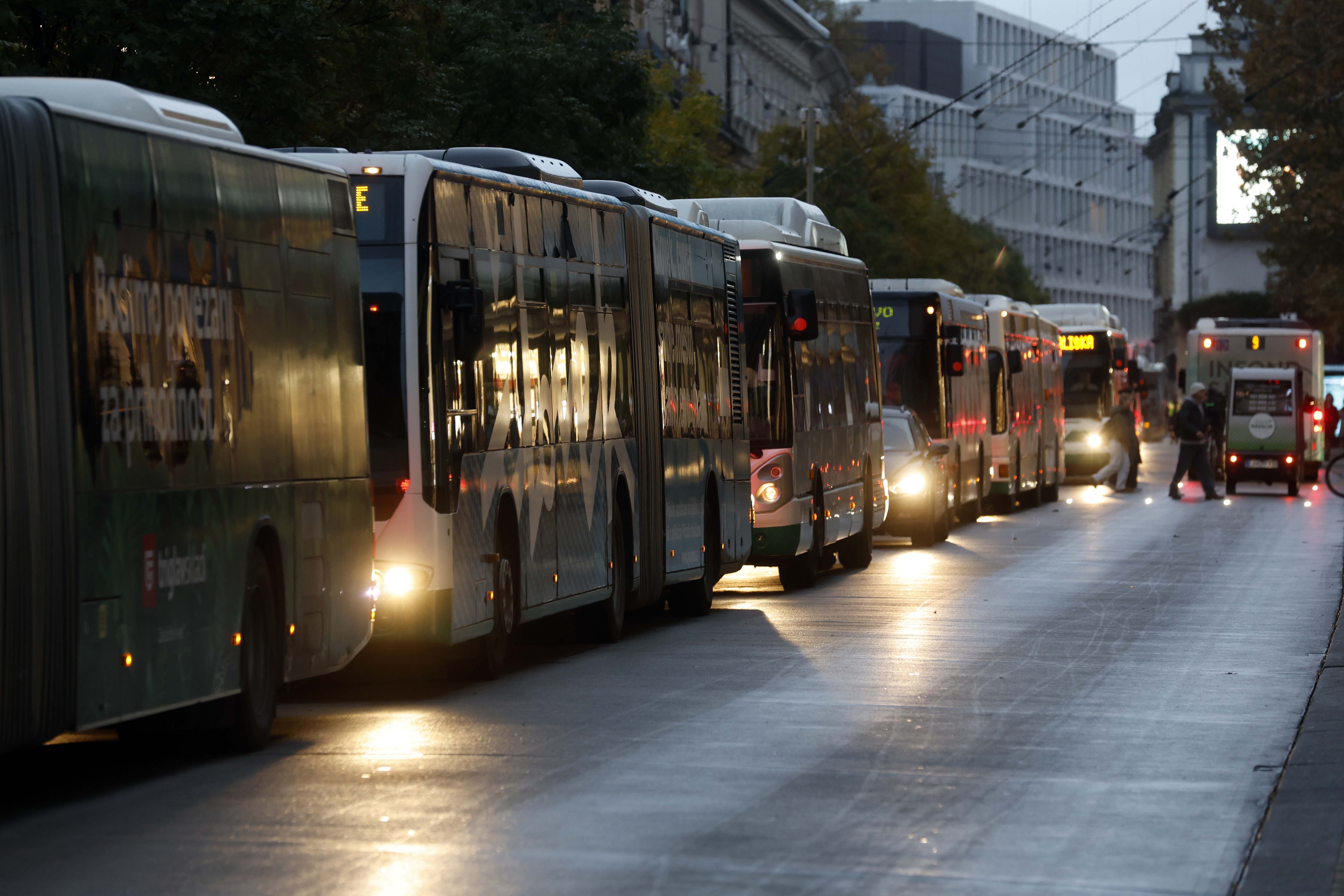 Ljubljana, gneča, promet, zastoj, ljubljanski potniški promet, LPP, gužva, Slovenska cesta