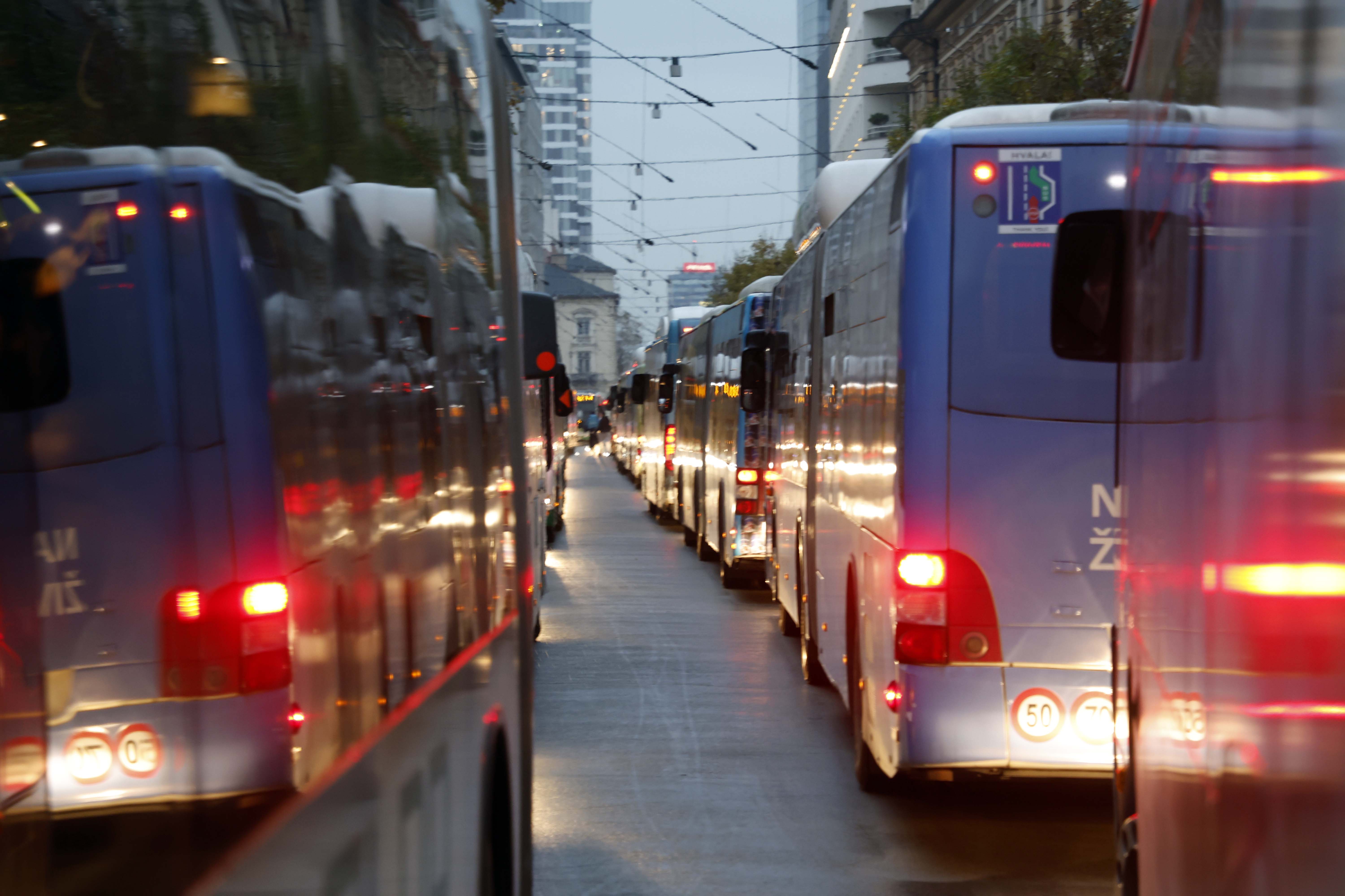 Ljubljana, gneča, promet, zastoj, ljubljanski potniški promet, LPP, gužva, Slovenska cesta
