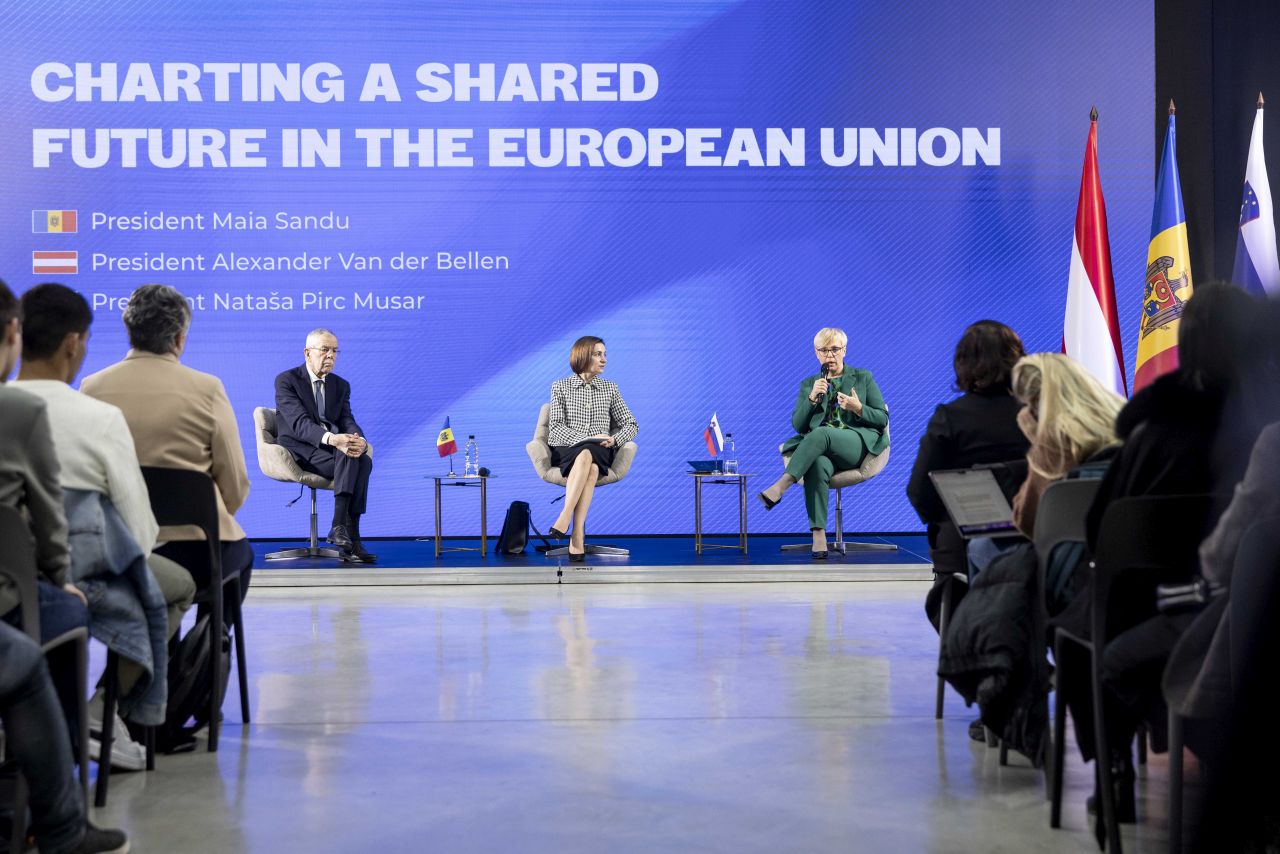 Pogovor treh predsednikov s študenti Državne univerze Moldavije