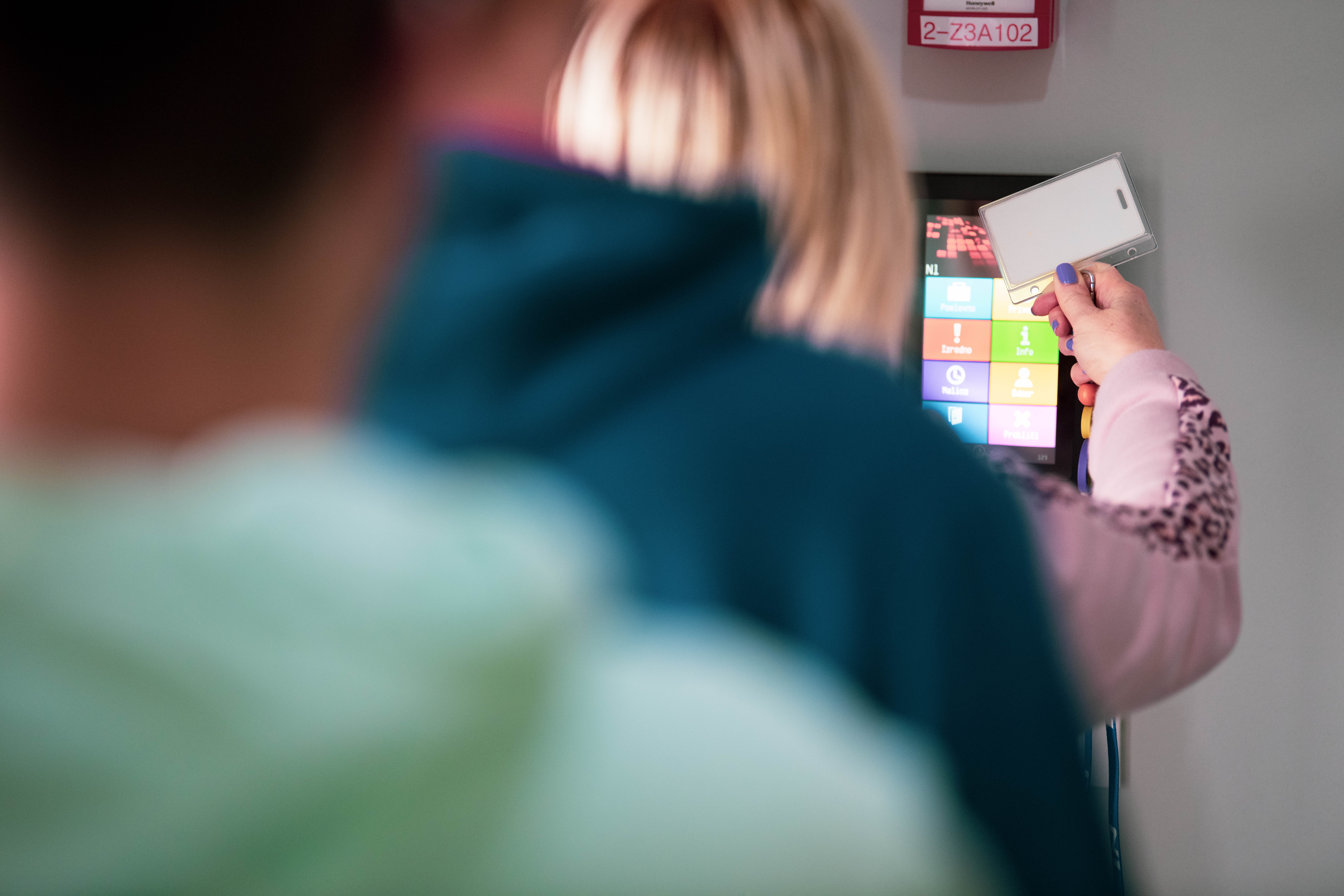 evidentiranje delovnega časa, štempljanje, beleženje delovnega časa