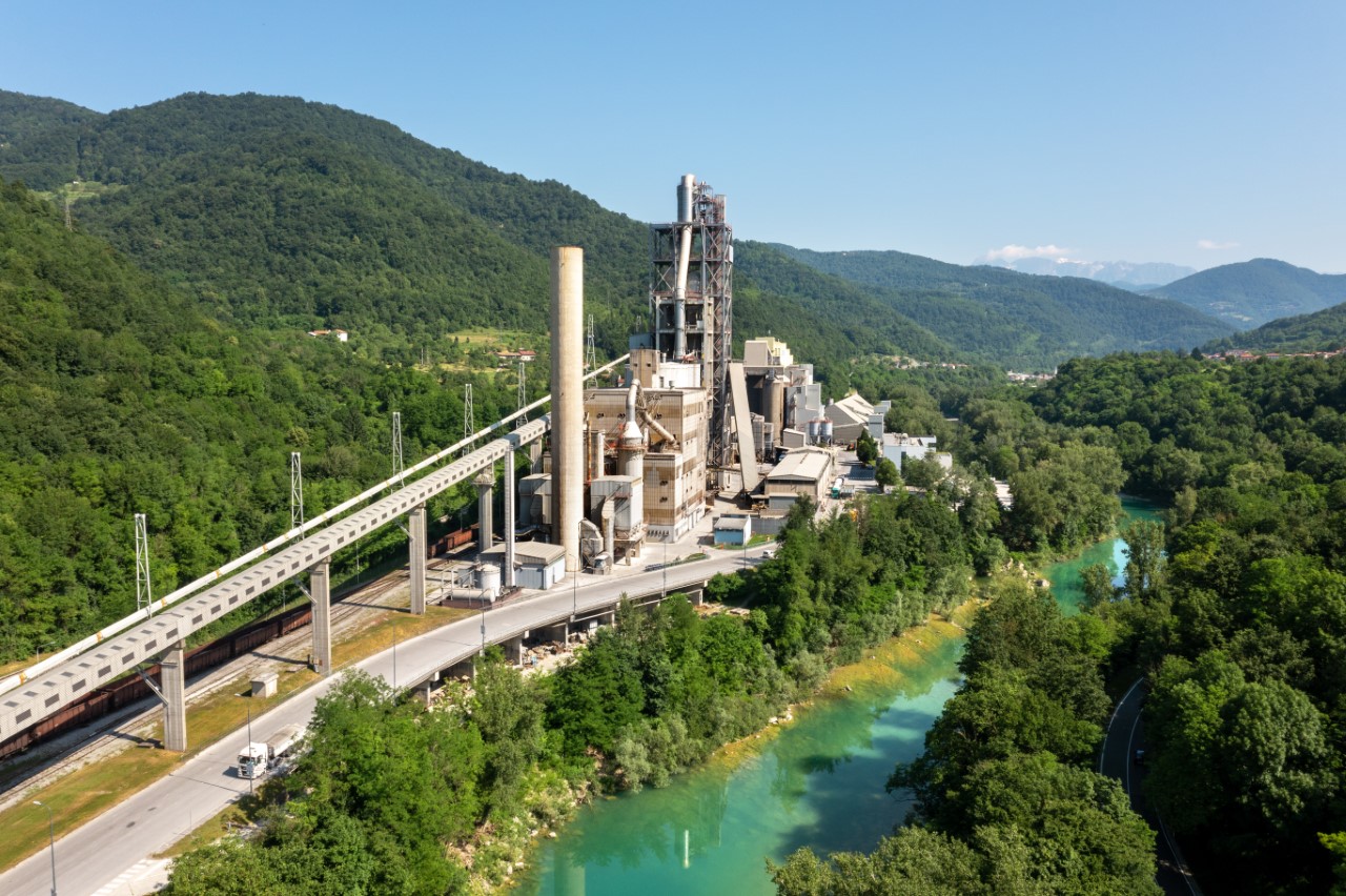 Salonit Anhovo prava