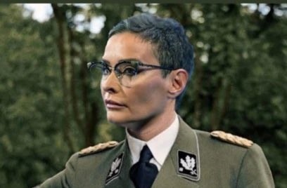 olivera zekić, nacistična uniforma