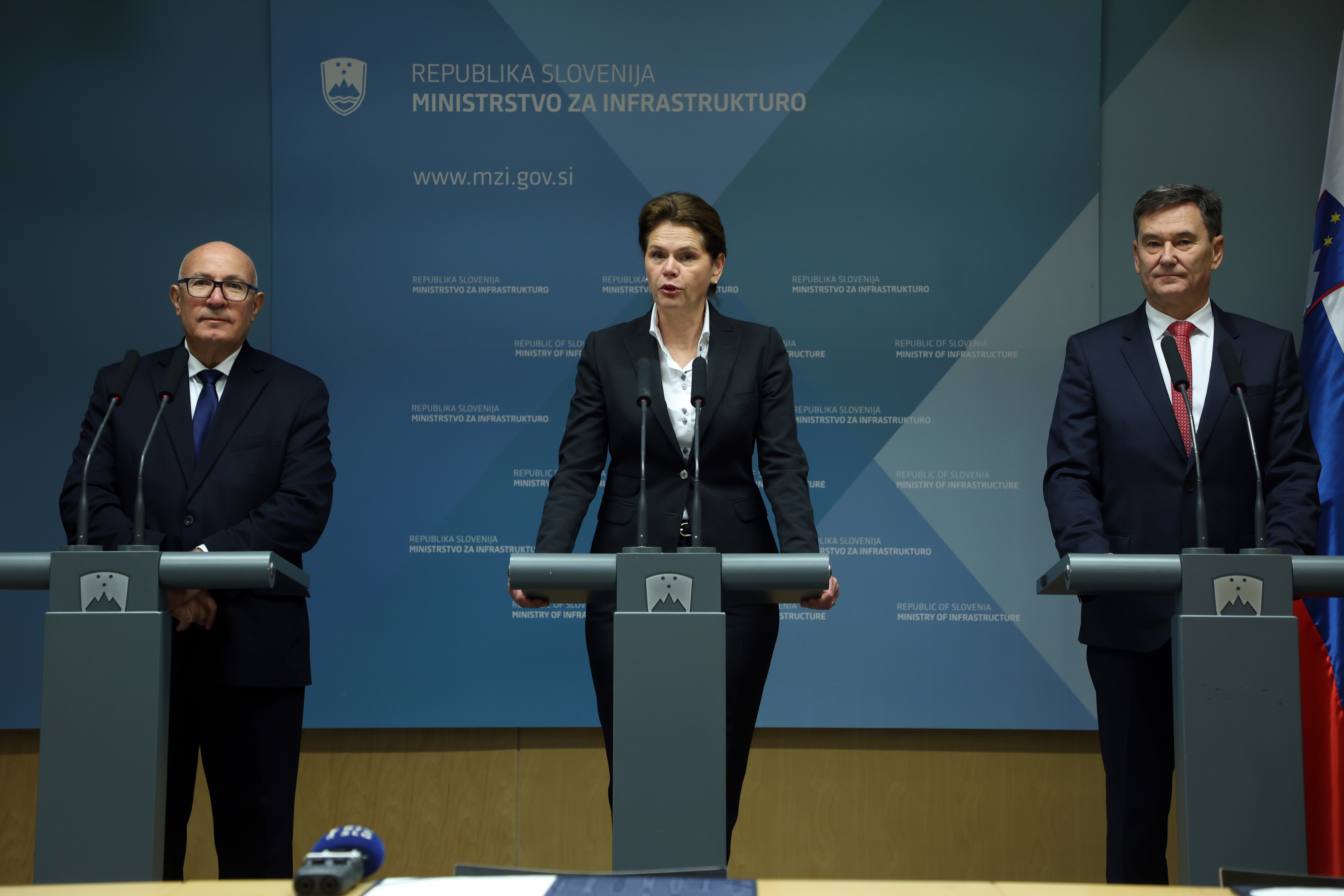 2TDK, EIB, posojilo, drugi tir